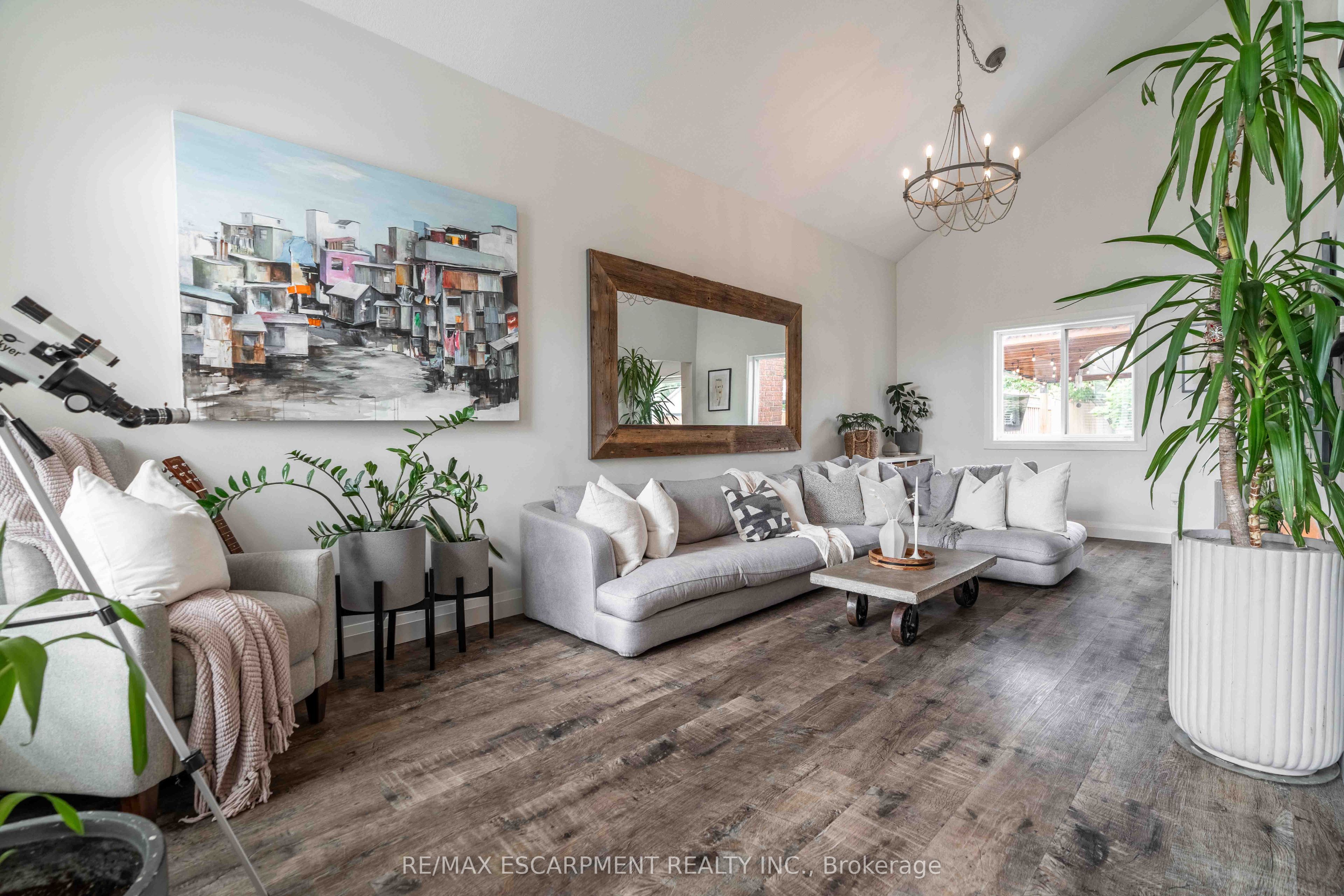 136 Braemar Avenue Property Photo 3