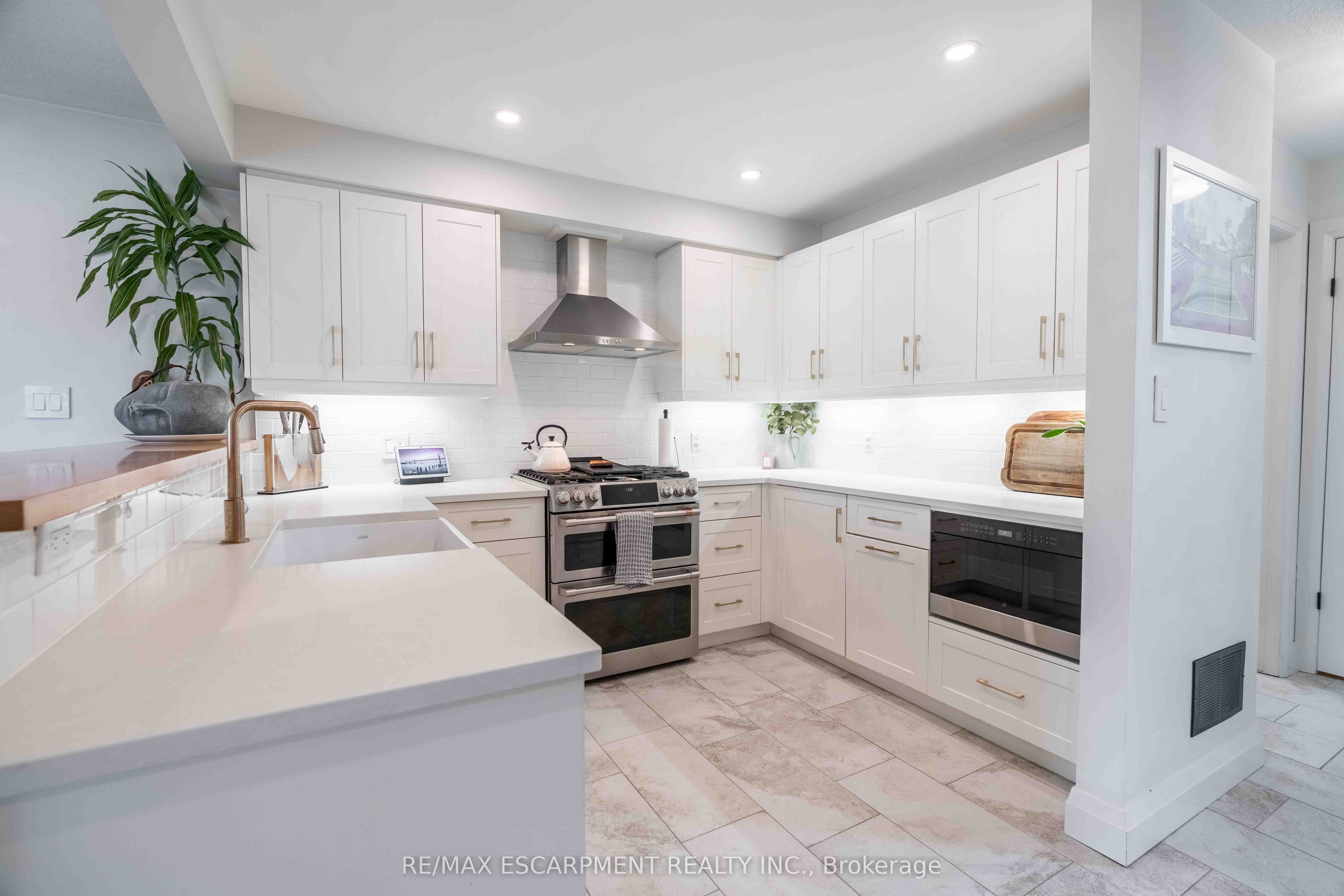 136 Braemar Avenue Property Photo 12
