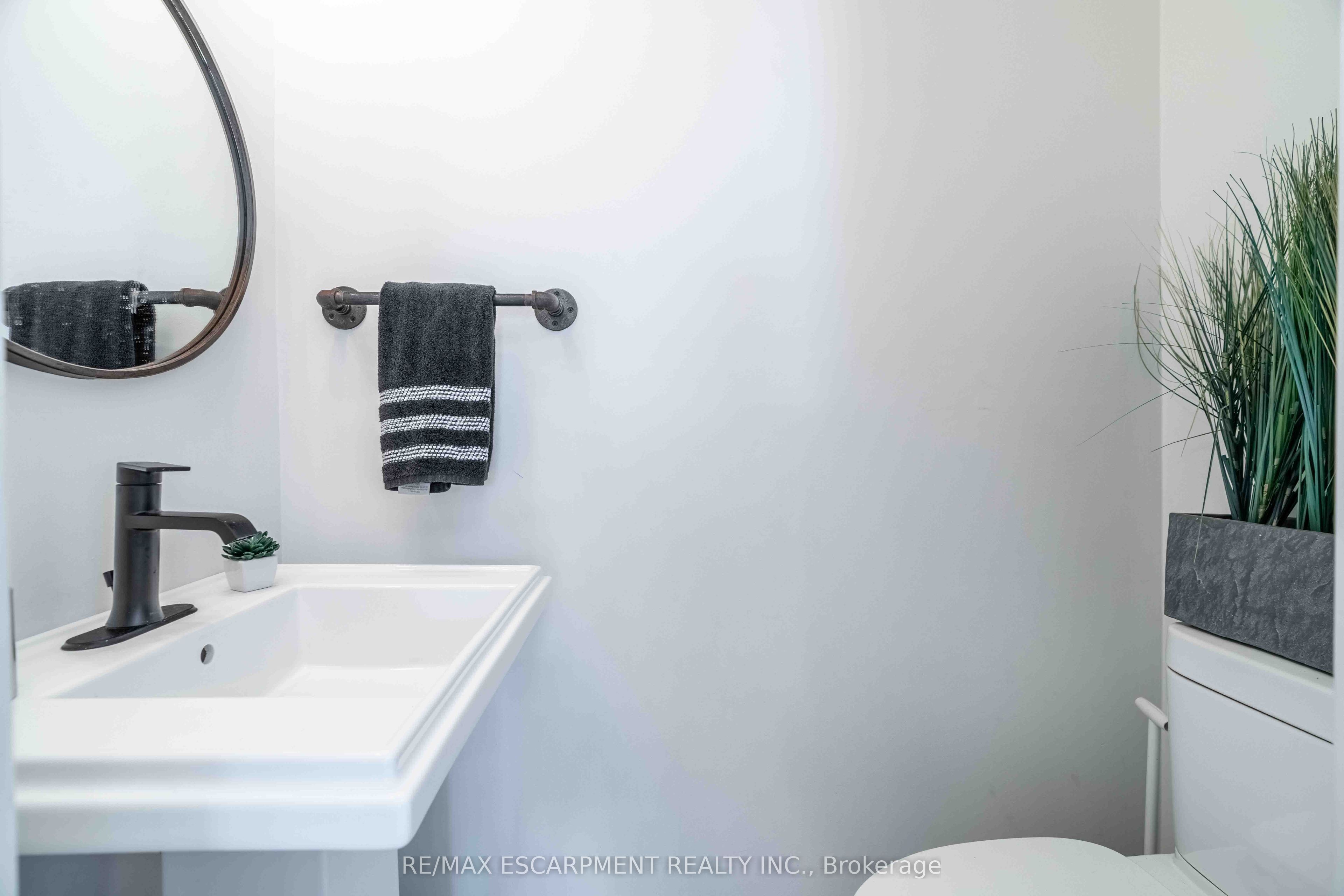 136 Braemar Avenue Property Photo 18