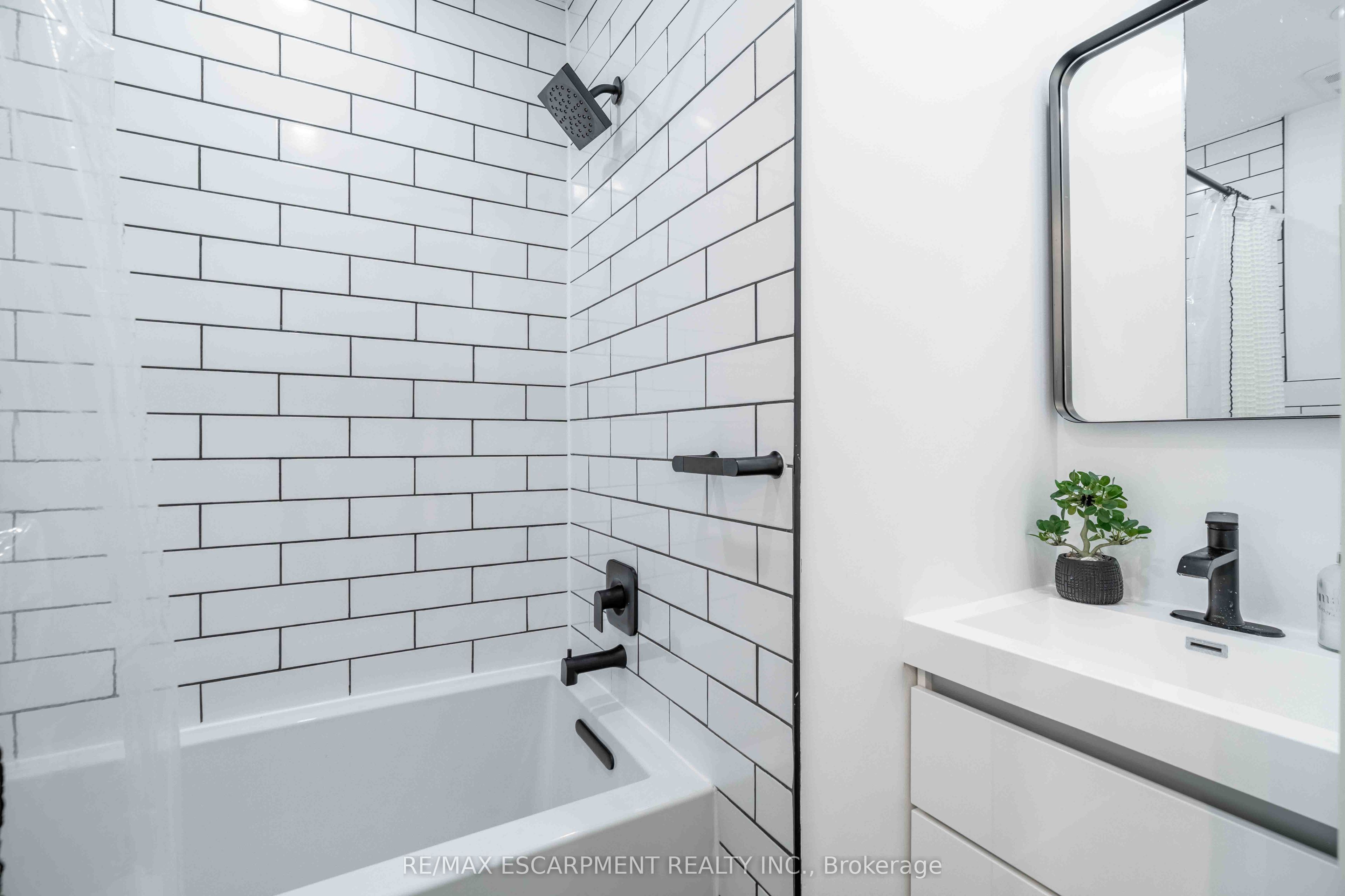 136 Braemar Avenue Property Photo 28