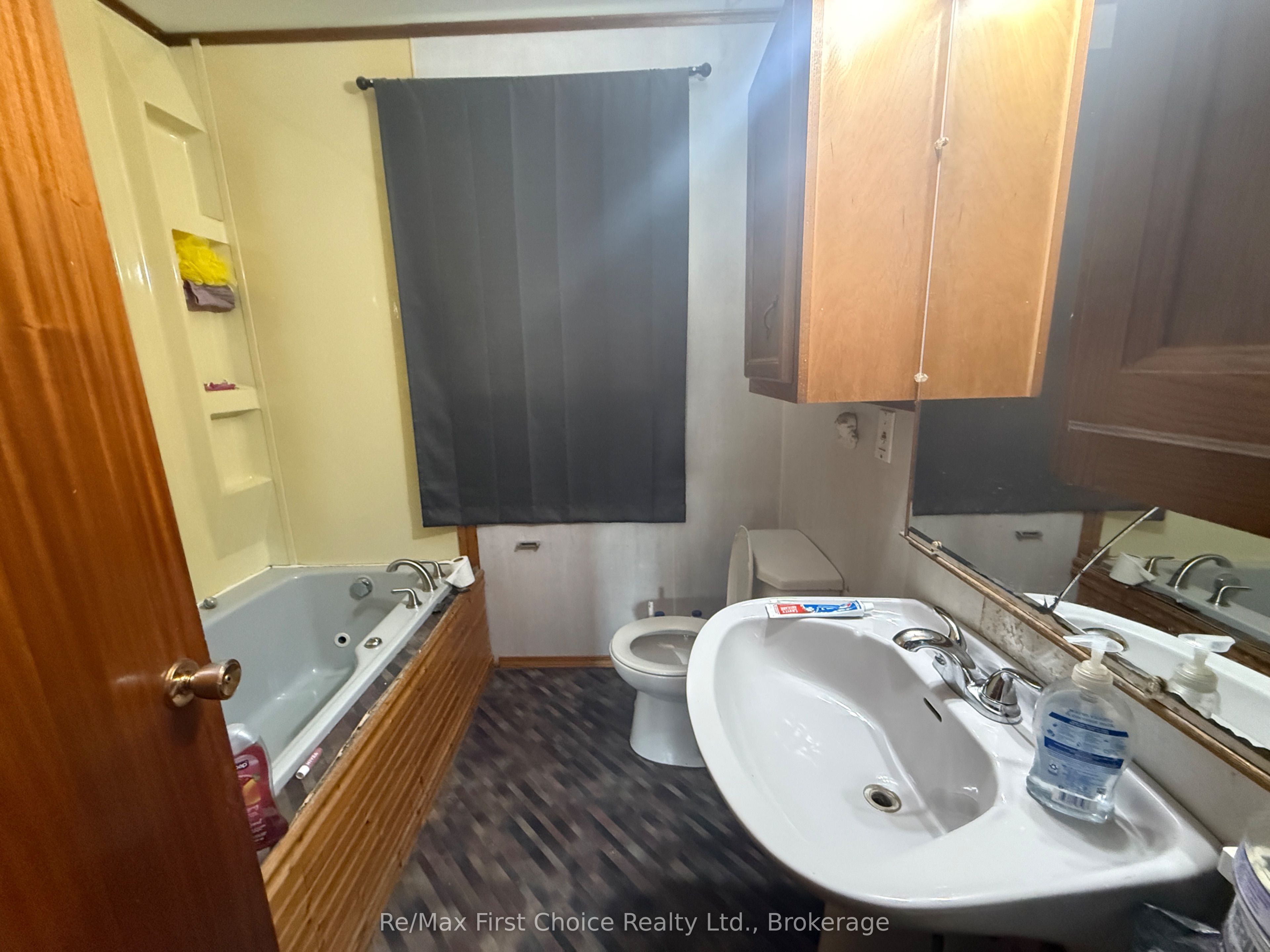 210 St. Charles Street Property Photo 10