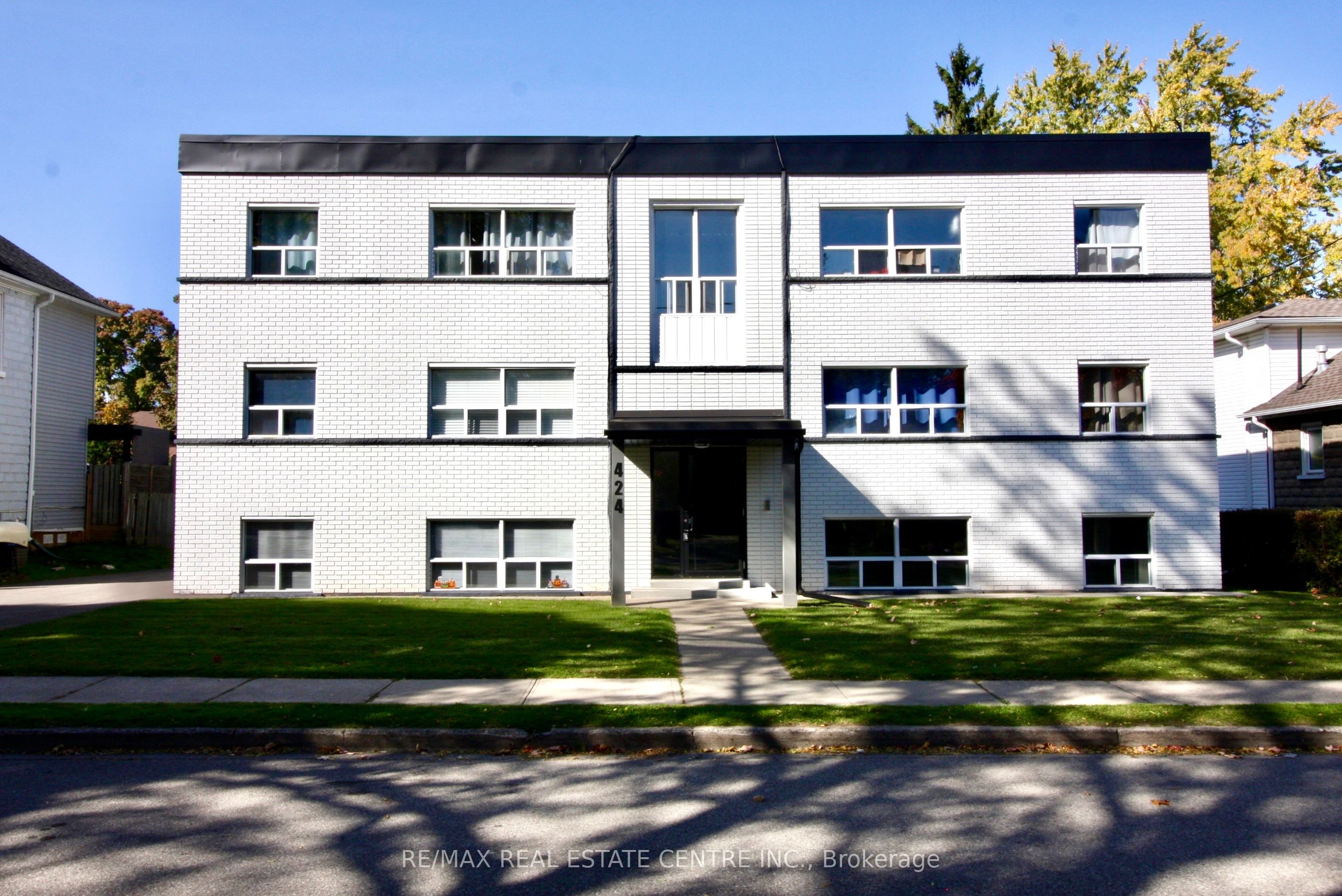 424 Argyle Street S #6 Property Photo 1
