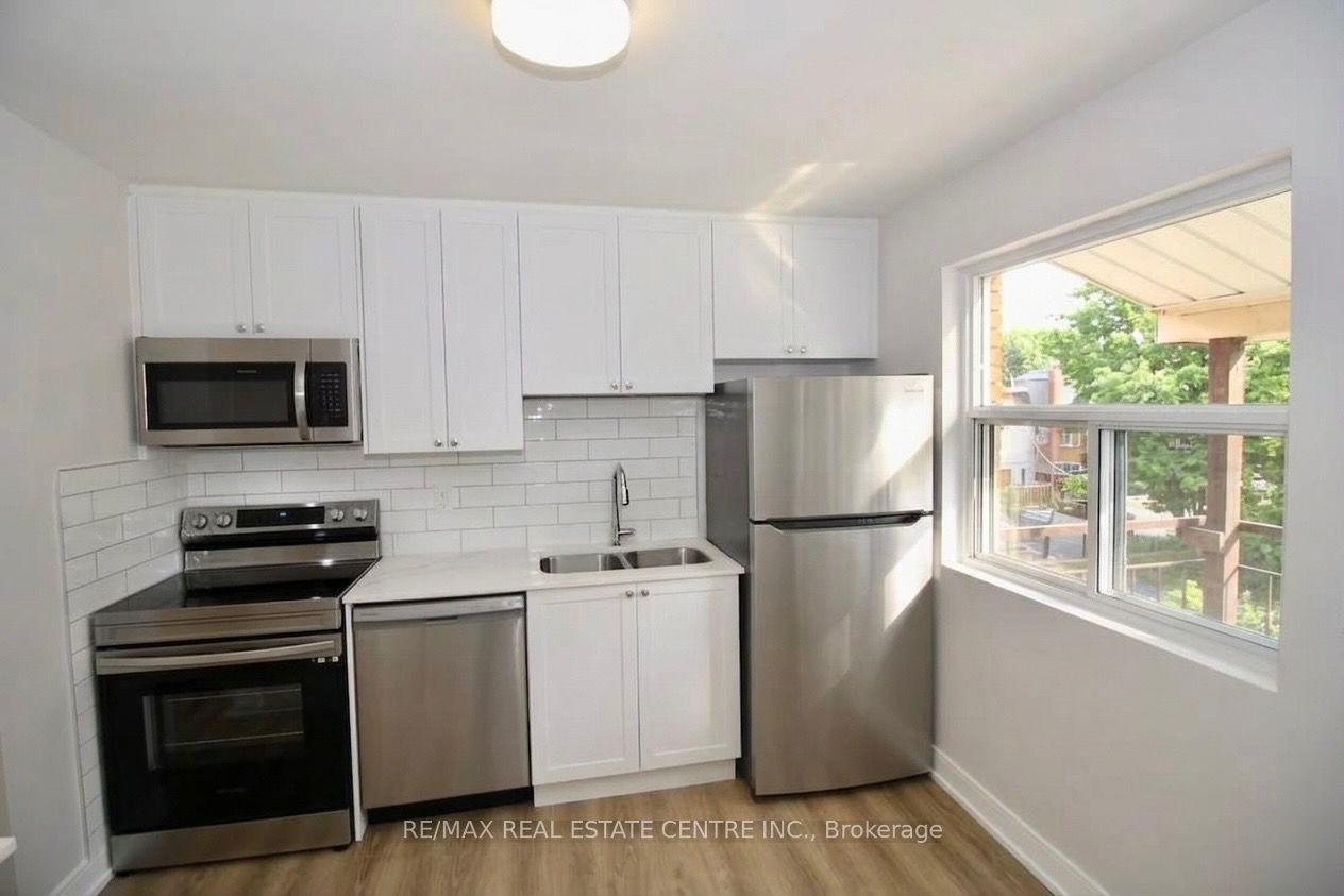 424 Argyle Street S #6 Property Photo 2