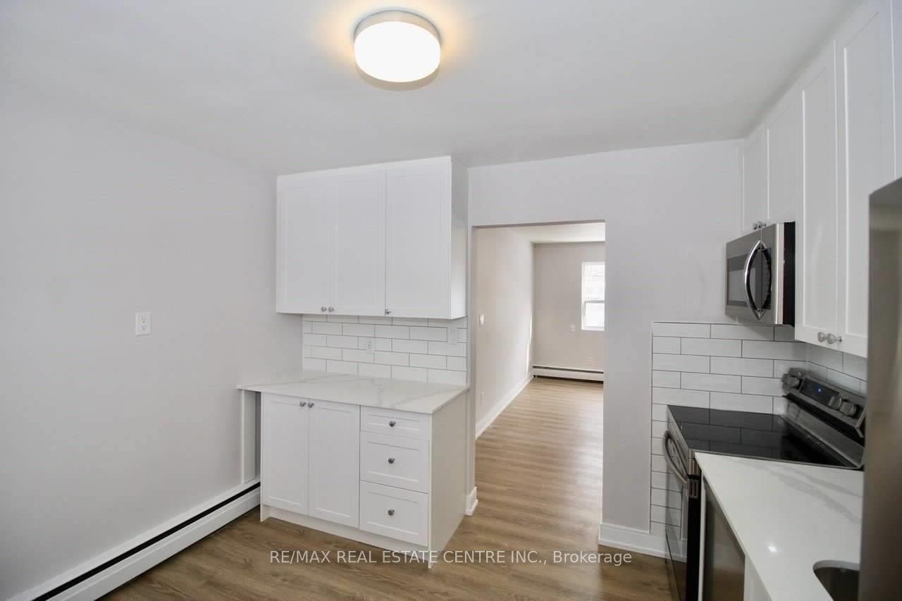 424 Argyle Street S #6 Property Photo 4