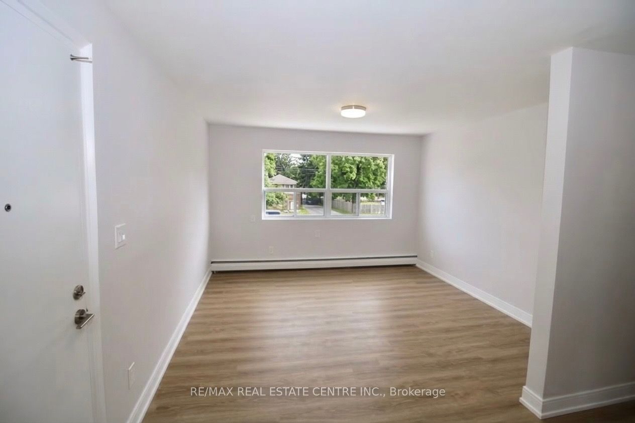 424 Argyle Street S #6 Property Photo 5
