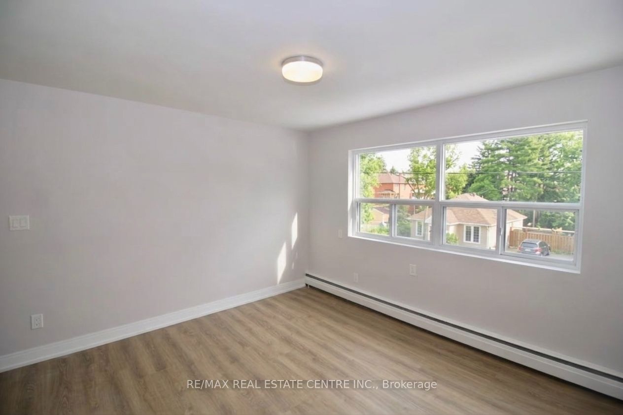 424 Argyle Street S #6 Property Photo 6