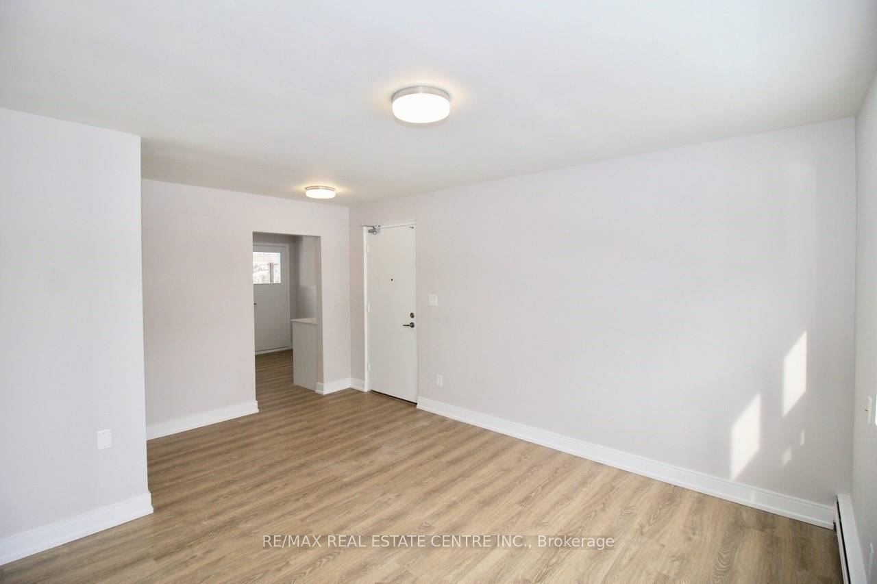 424 Argyle Street S #6 Property Photo 7