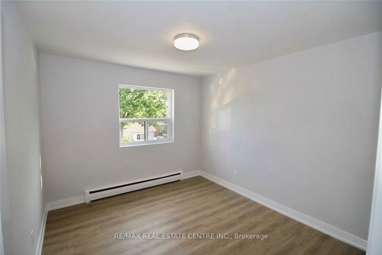 424 Argyle Street S #6 Property Photo 8