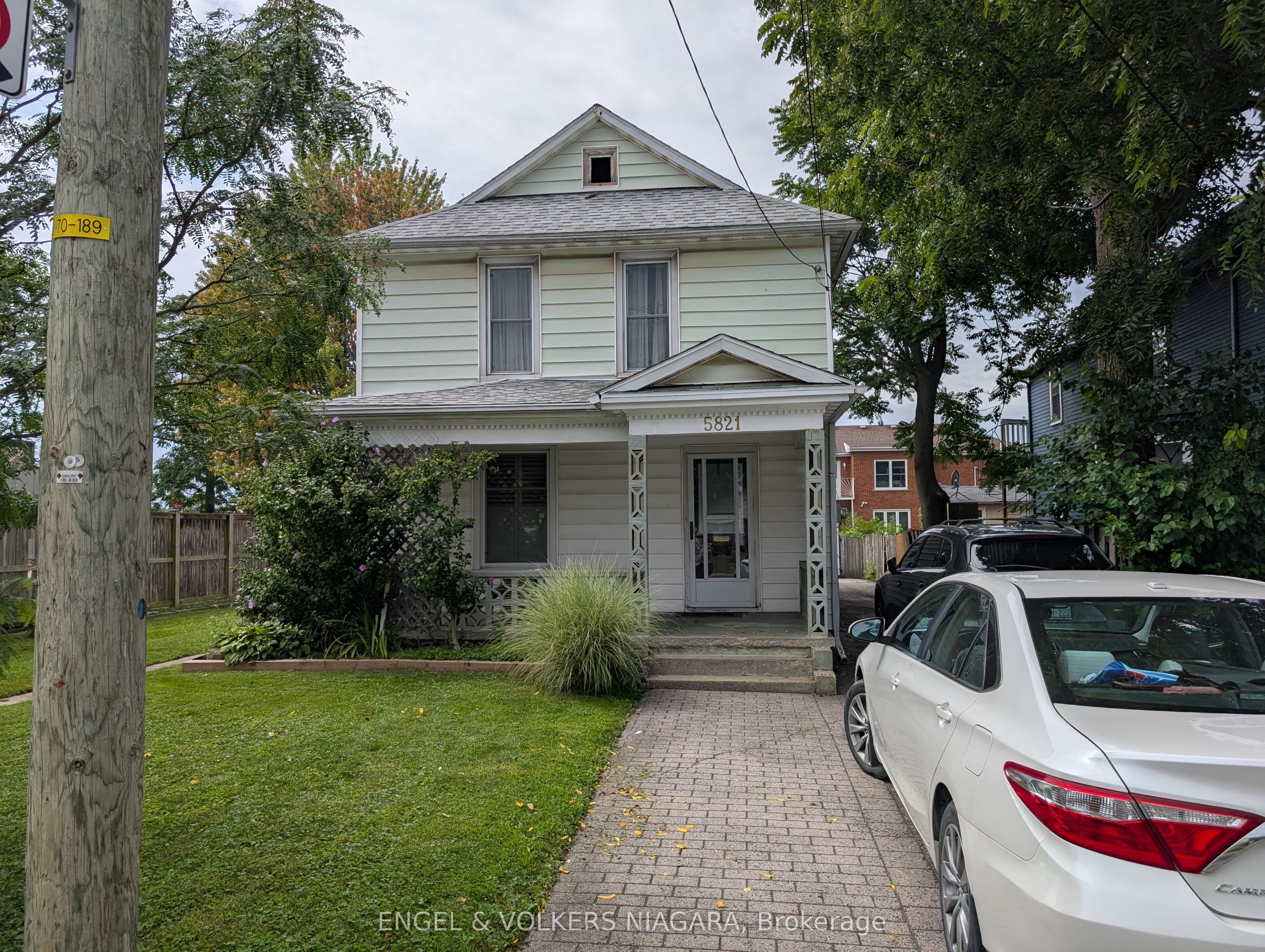 5821 Leonard Avenue Property Photo 2