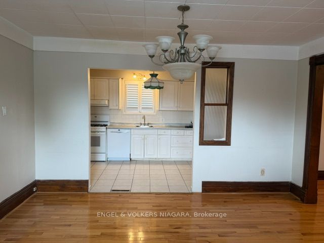 5821 Leonard Avenue Property Photo 6