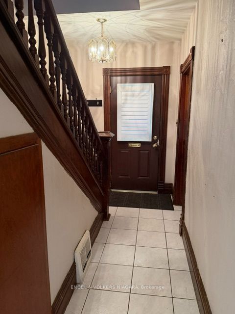 5821 Leonard Avenue Property Photo 8