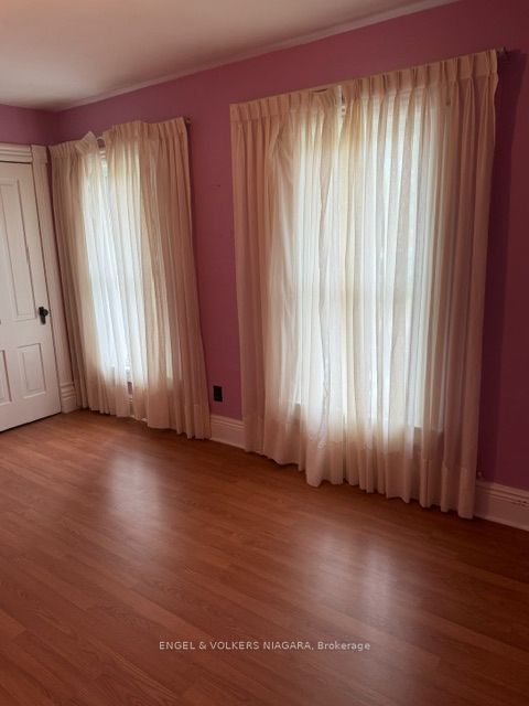 5821 Leonard Avenue Property Photo 10