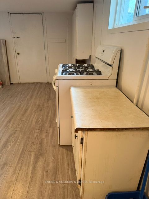5821 Leonard Avenue Property Photo 17