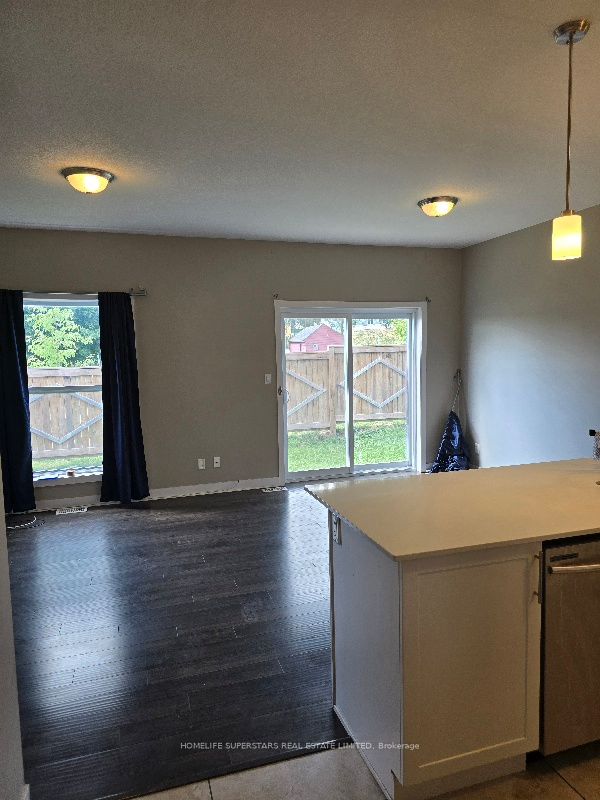 439 Athlone Avenue 2a Property Photo 4