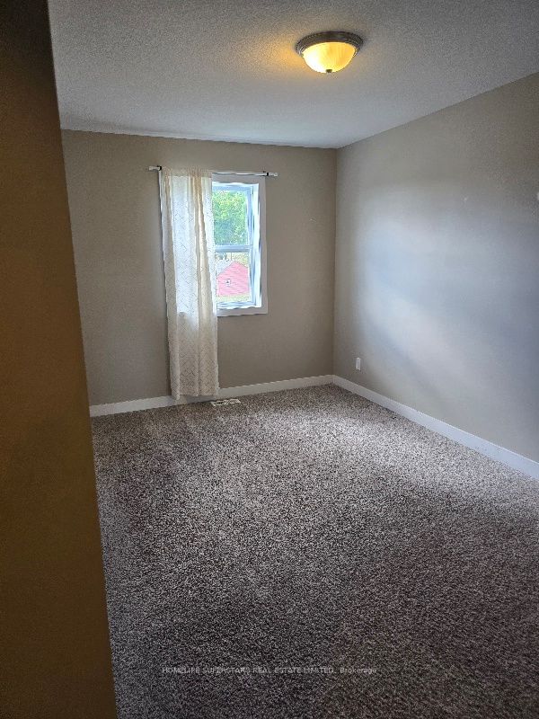 439 Athlone Avenue 2a Property Photo 10