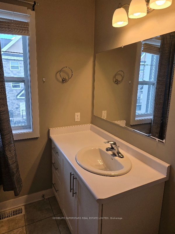 439 Athlone Avenue 2a Property Photo 13