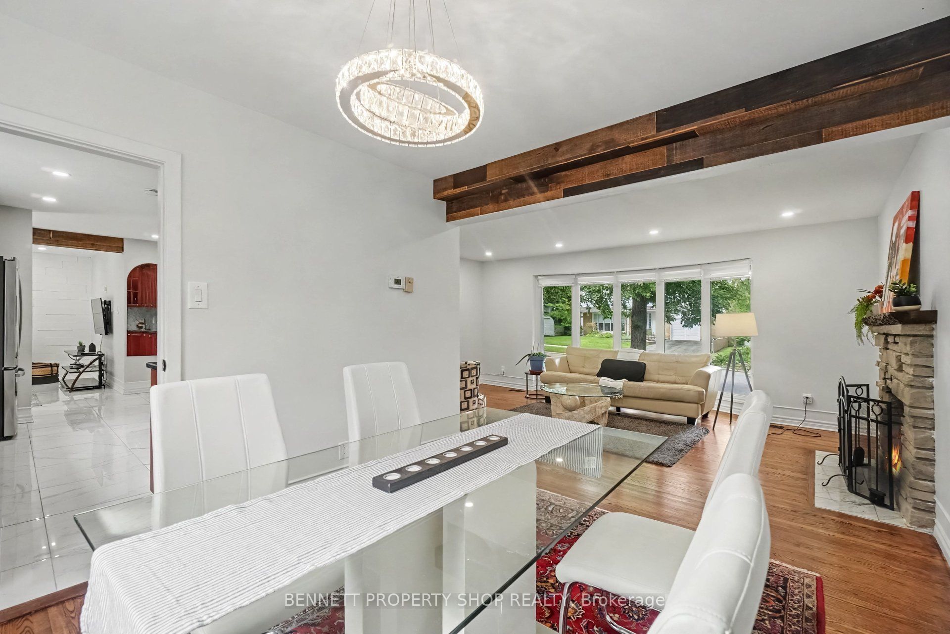 1902 Featherston Drive Property Photo 6
