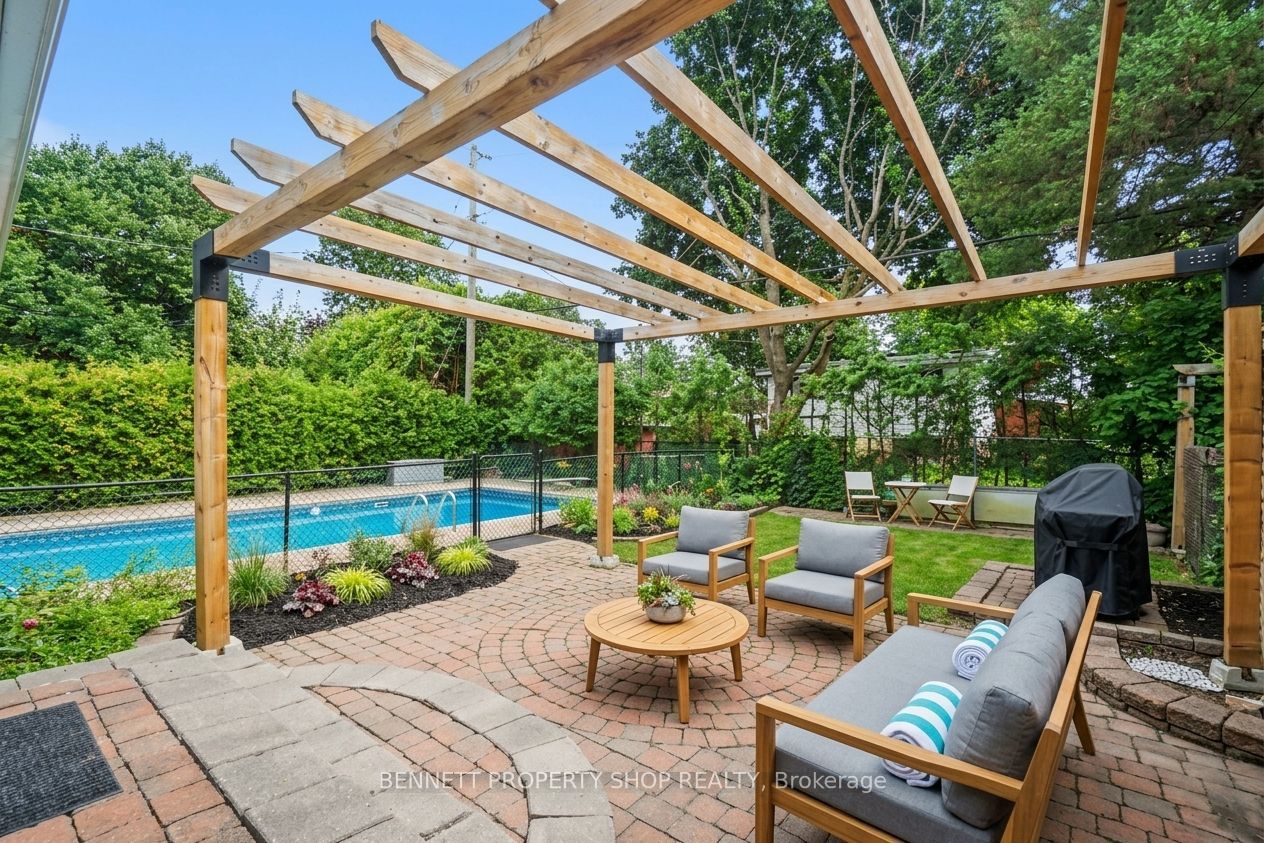1902 Featherston Drive Property Photo 23