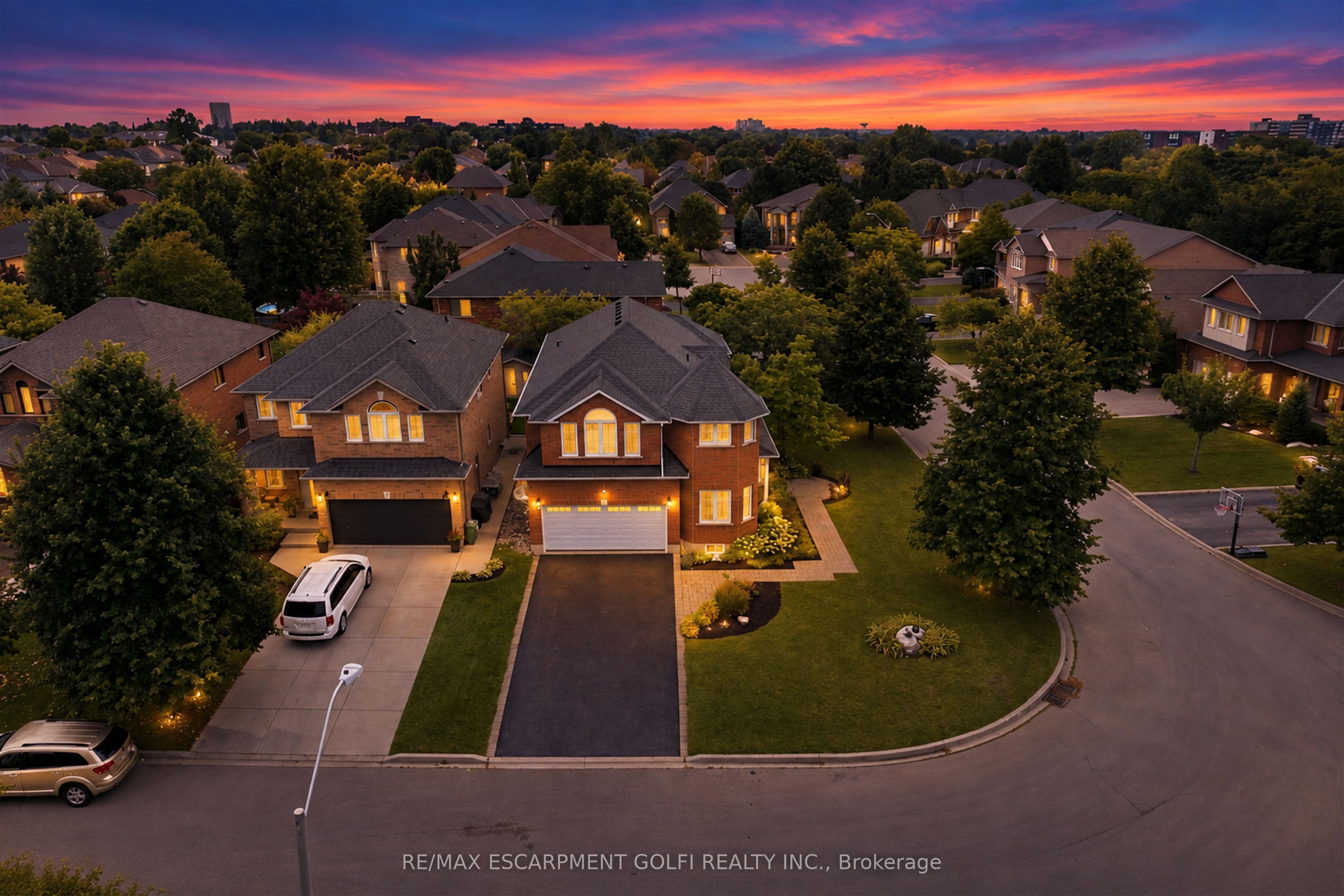 31 Commando Court Property Photo 1