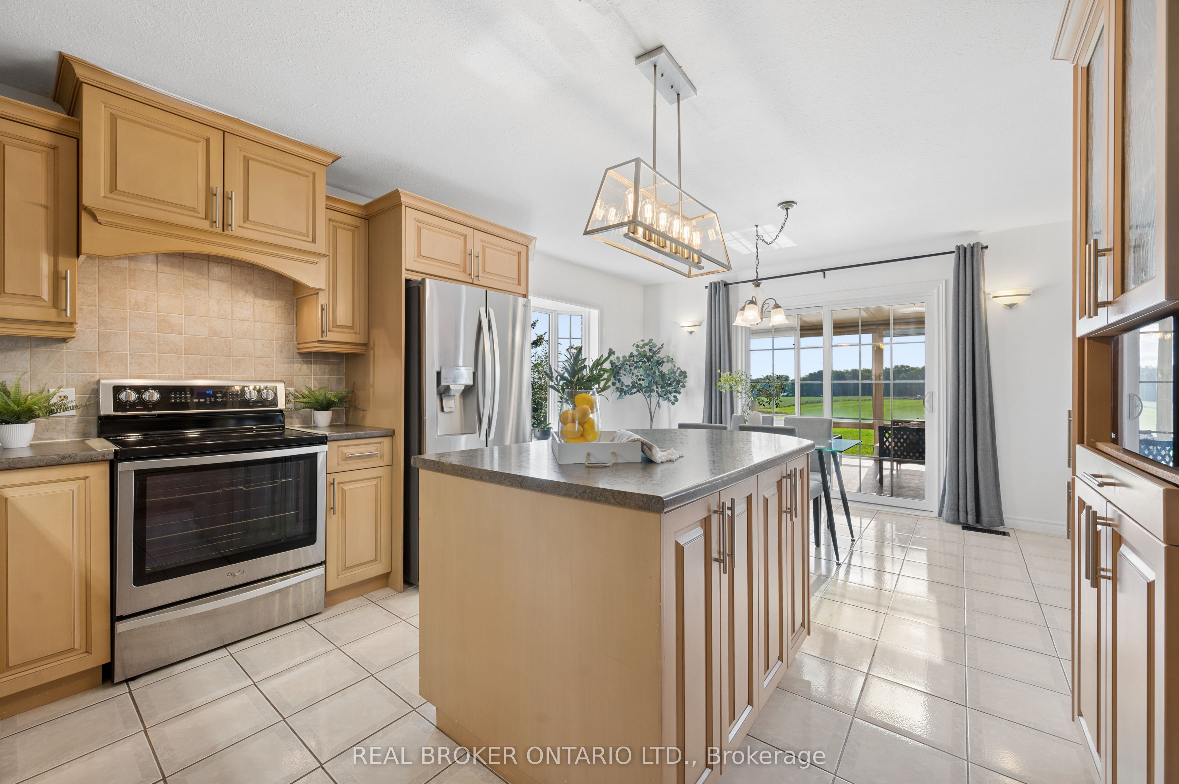 1049 Sheffield Road Property Photo 5