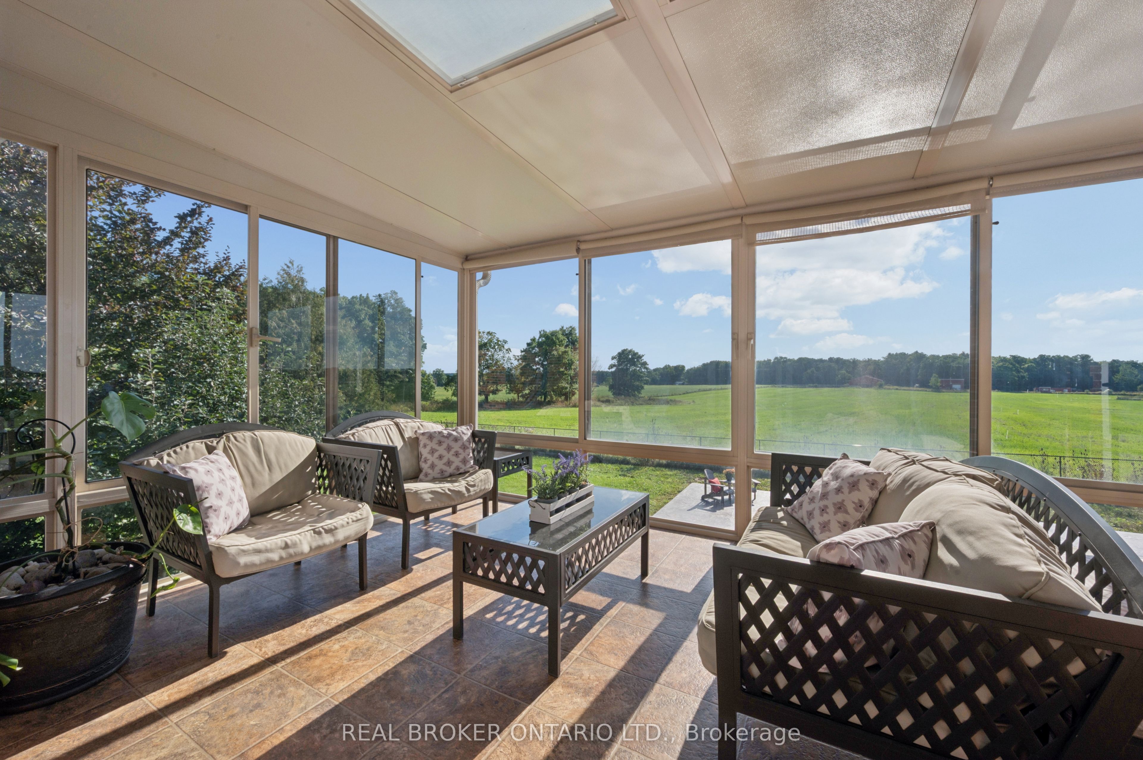 1049 Sheffield Road Property Photo 8