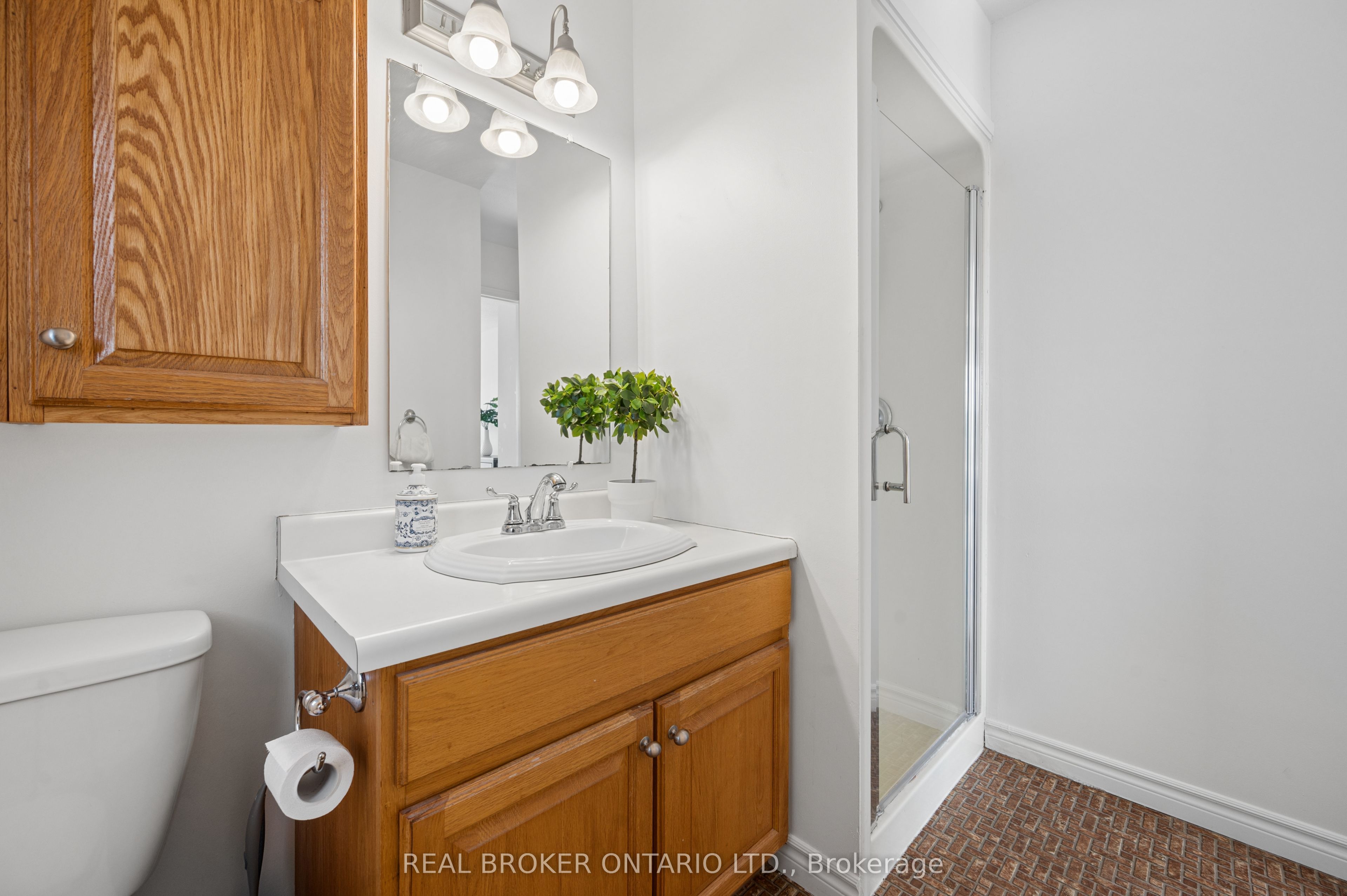 1049 Sheffield Road Property Photo 16