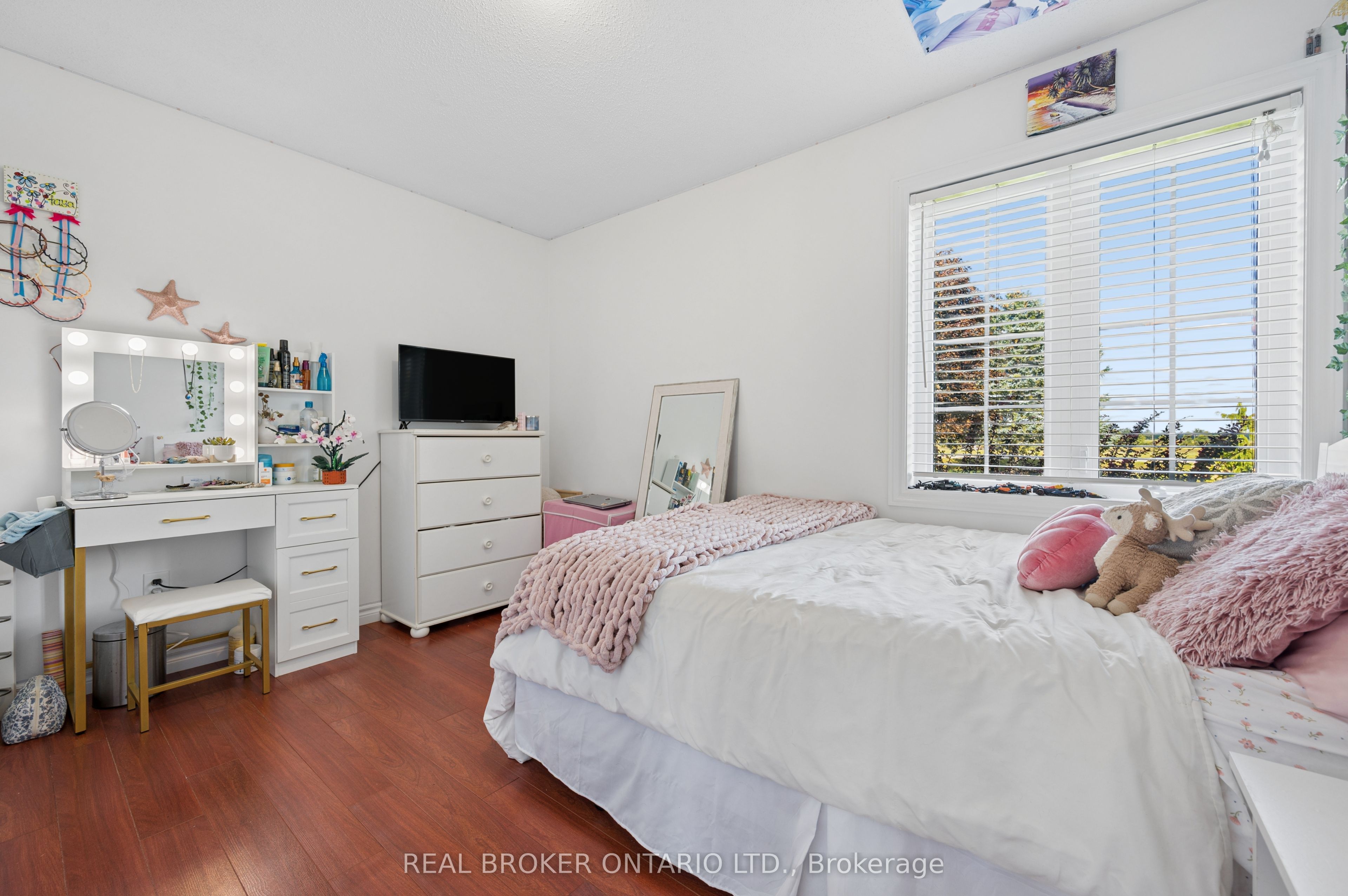 1049 Sheffield Road Property Photo 17