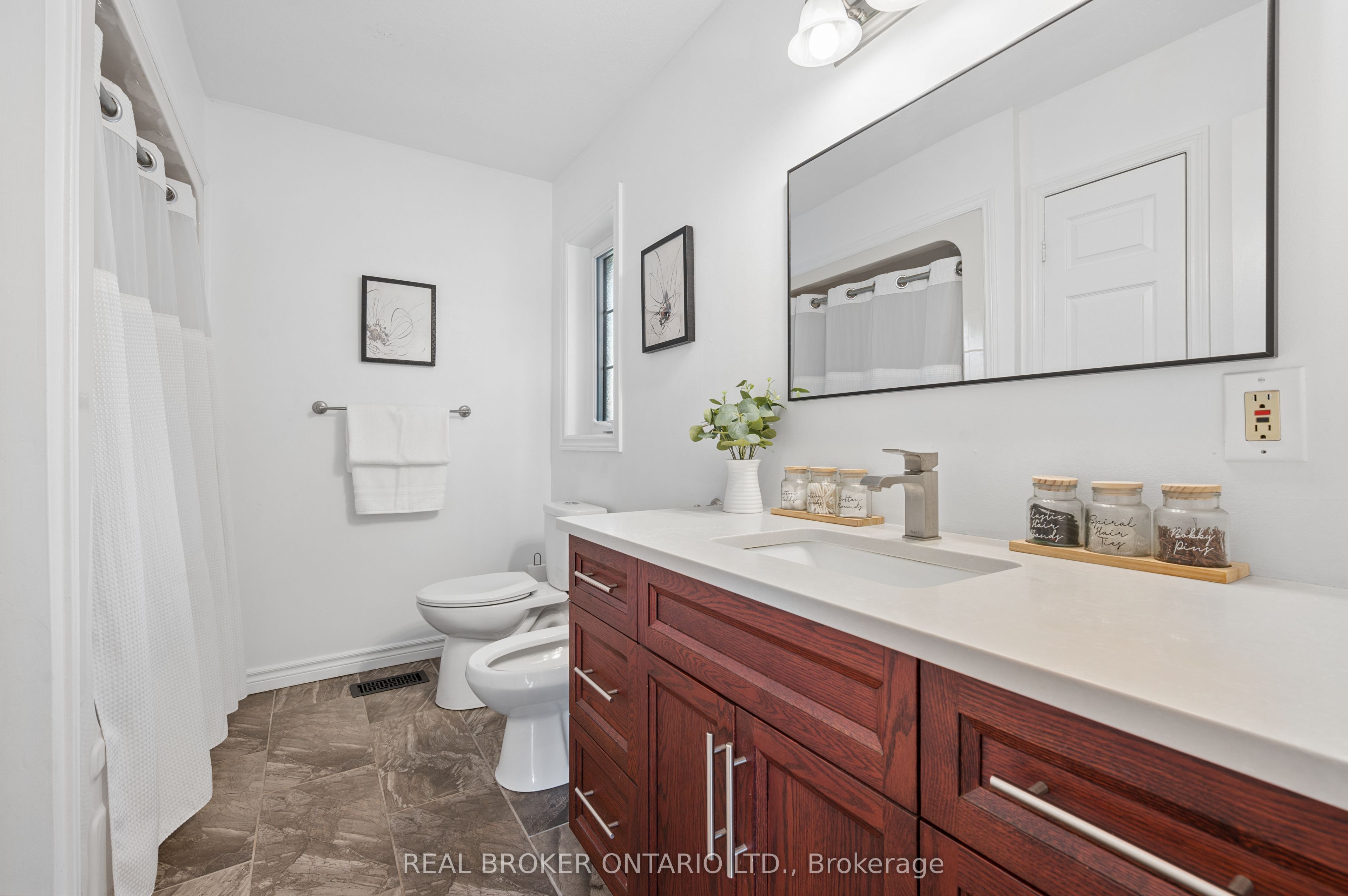 1049 Sheffield Road Property Photo 19
