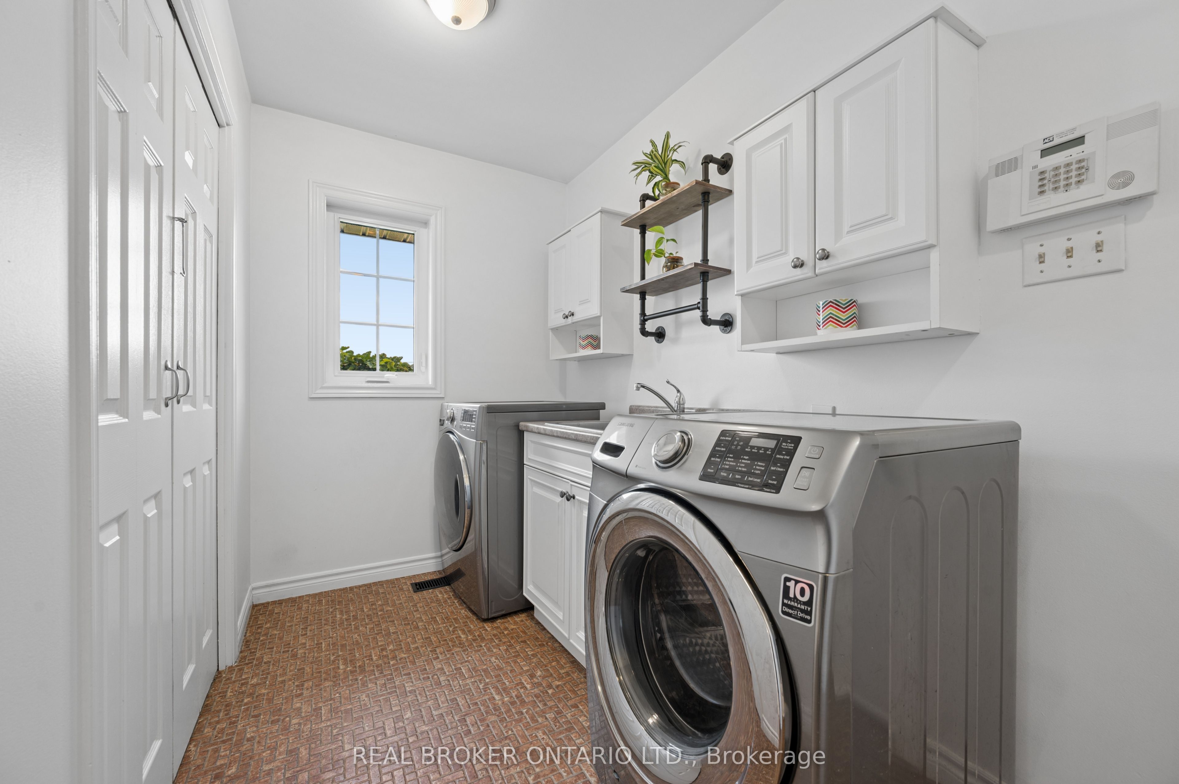 1049 Sheffield Road Property Photo 20