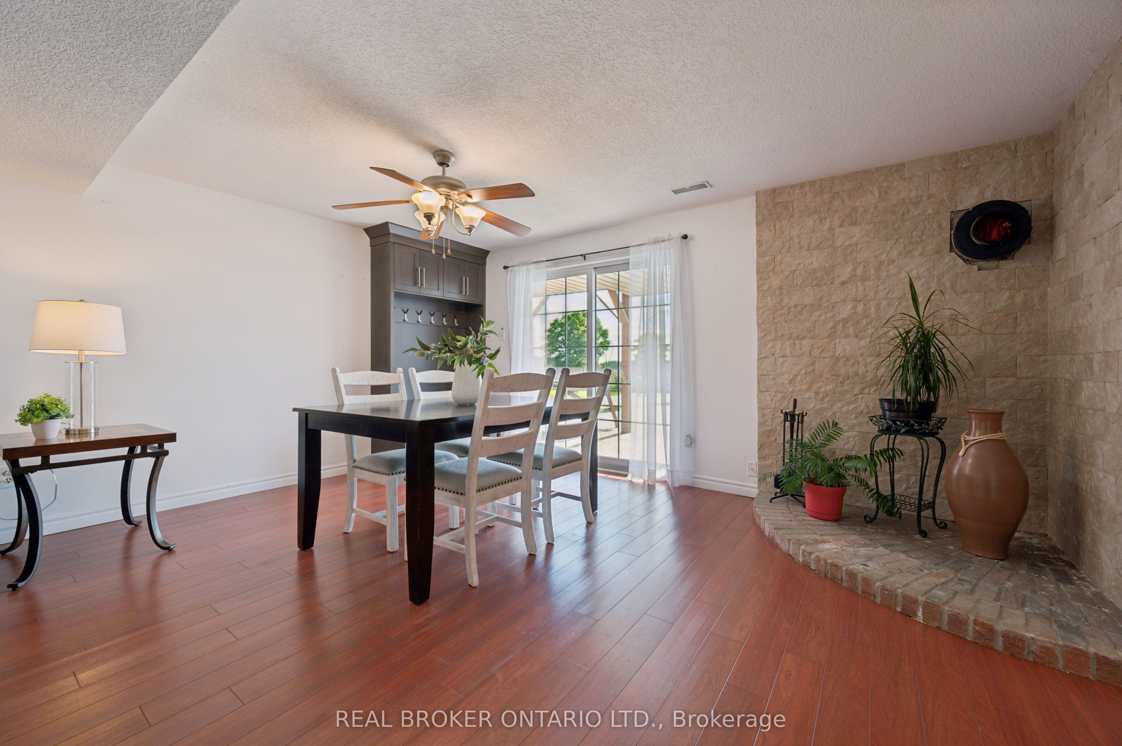 1049 Sheffield Road Property Photo 23