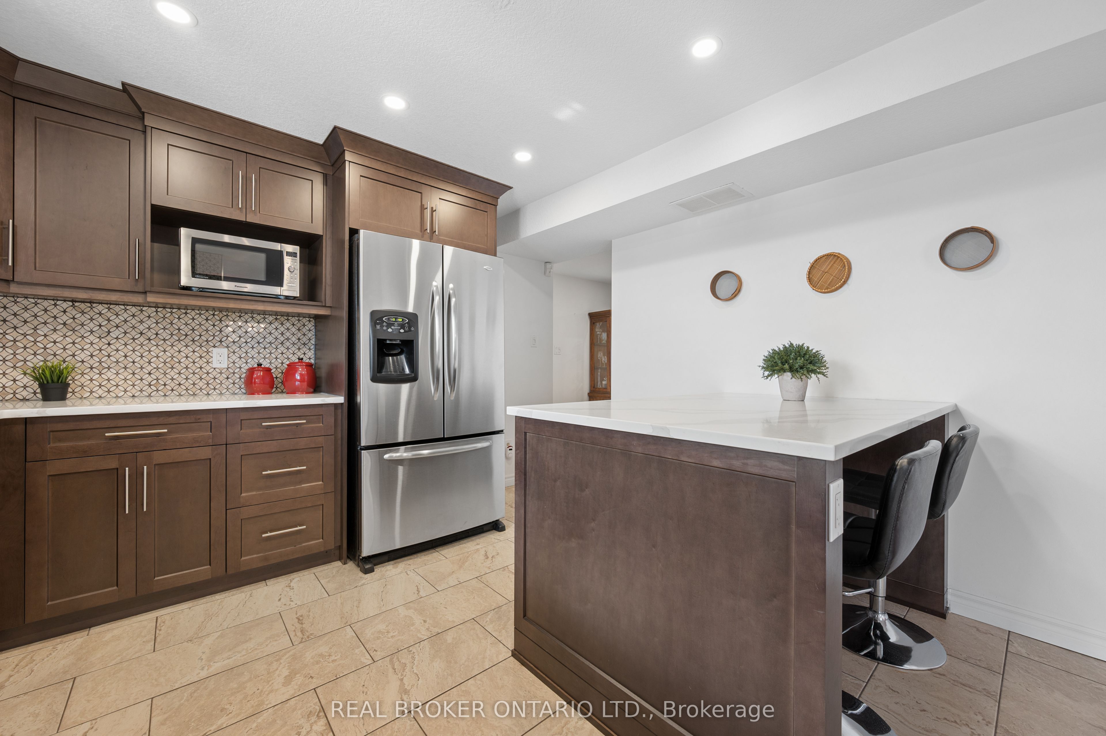 1049 Sheffield Road Property Photo 25