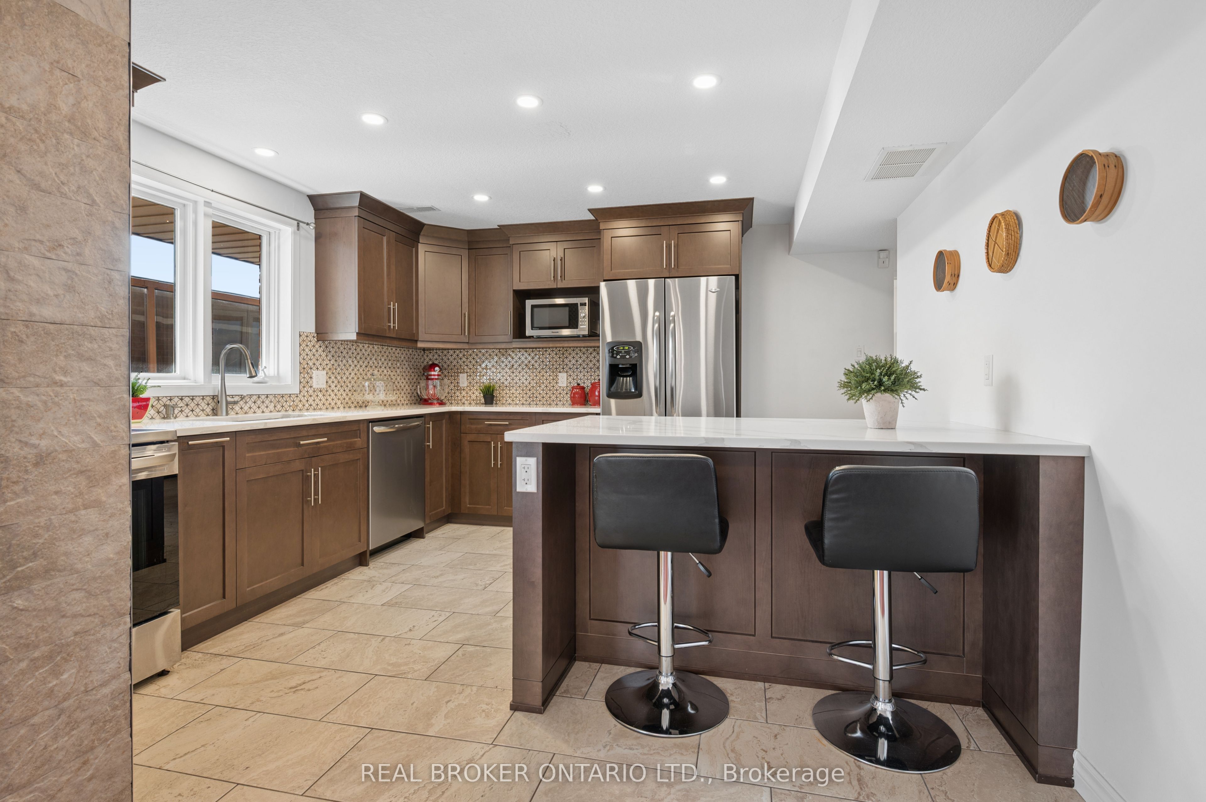 1049 Sheffield Road Property Photo 26