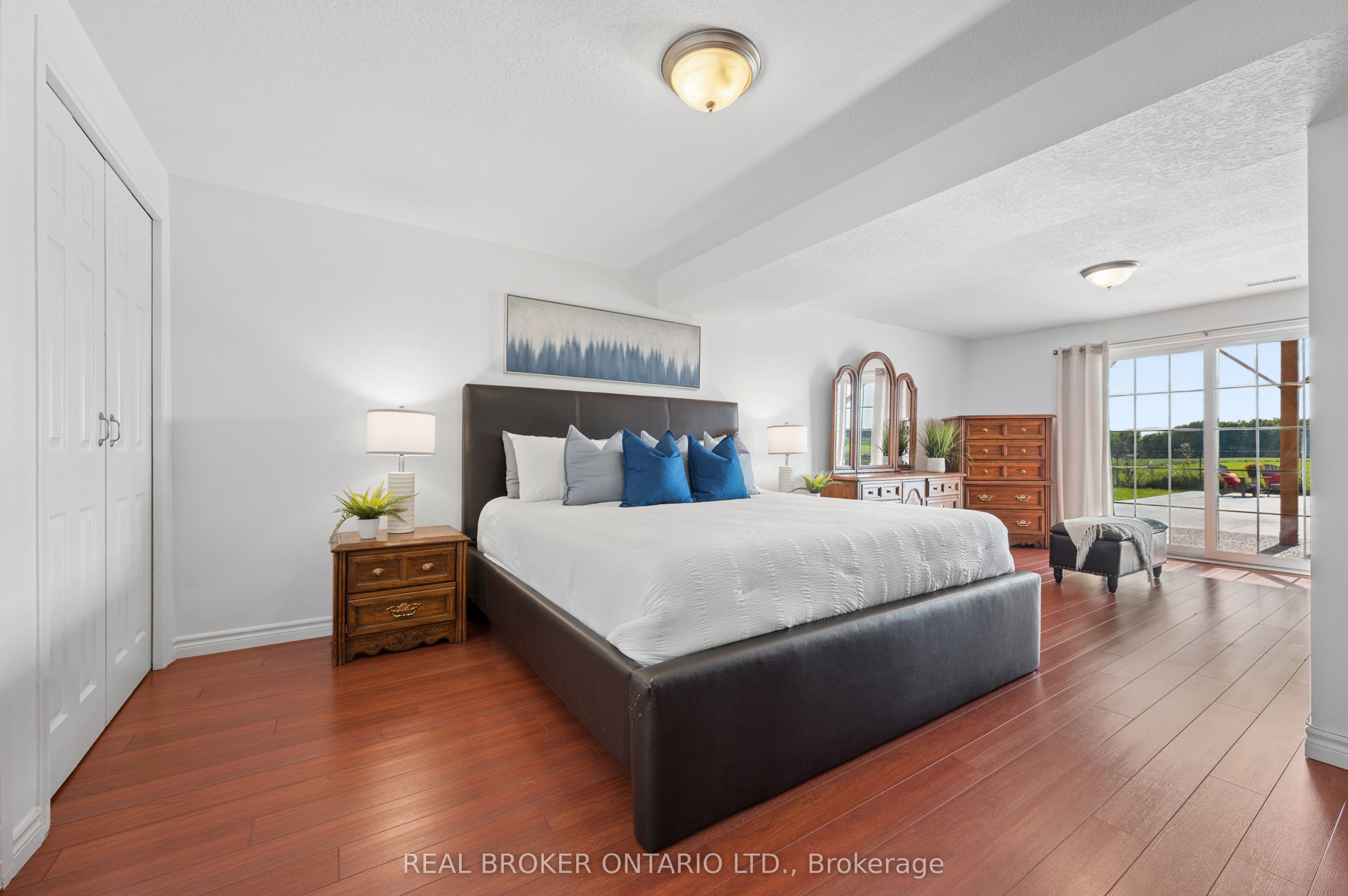 1049 Sheffield Road Property Photo 27
