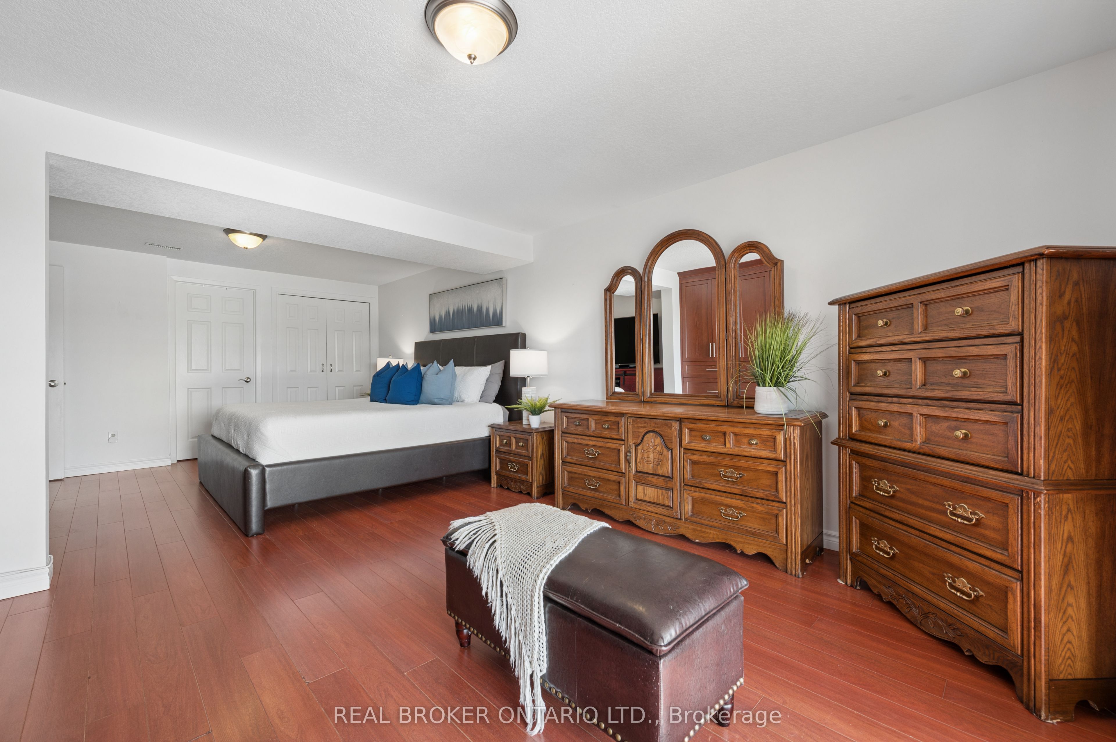 1049 Sheffield Road Property Photo 28