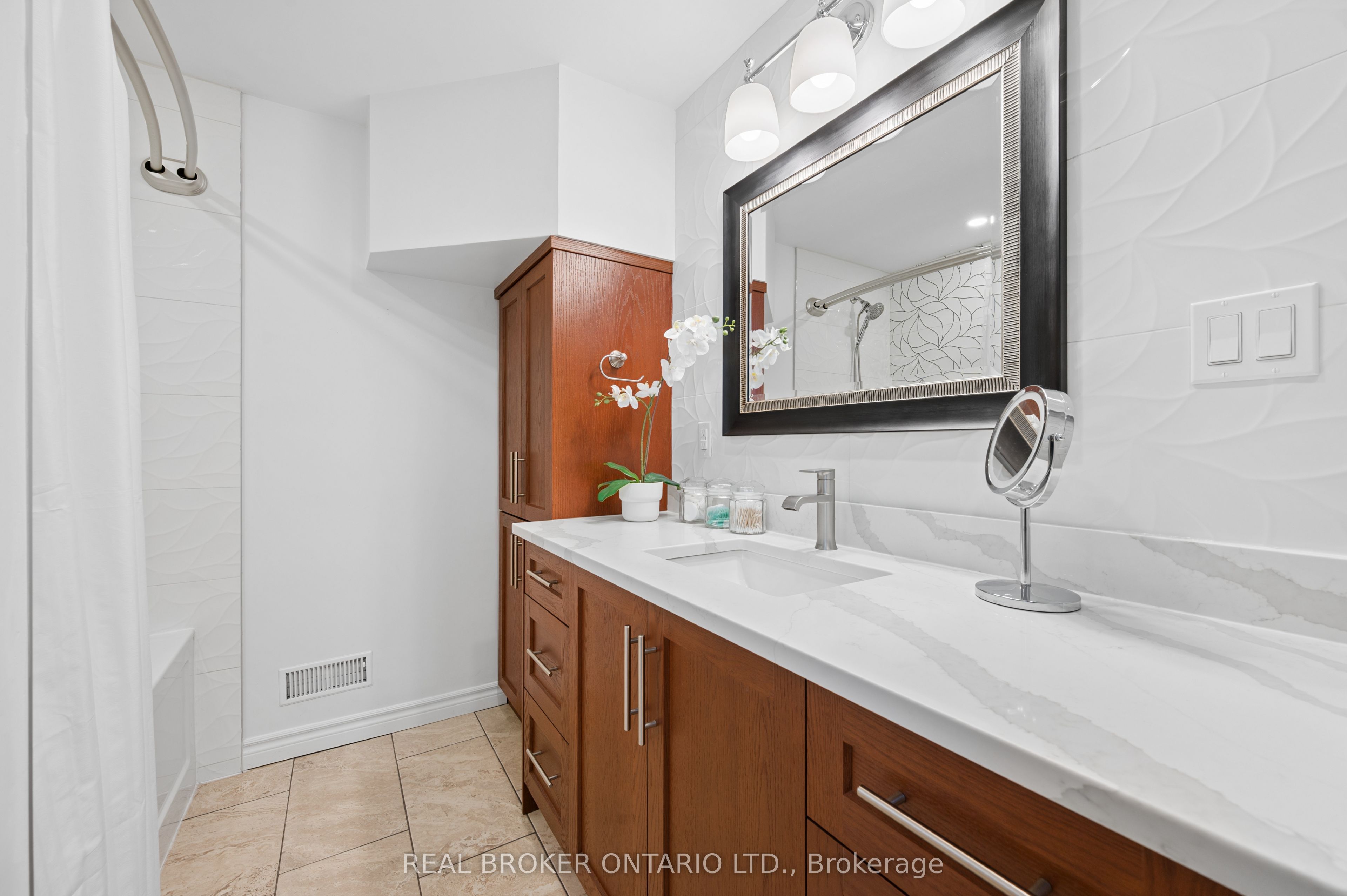 1049 Sheffield Road Property Photo 30