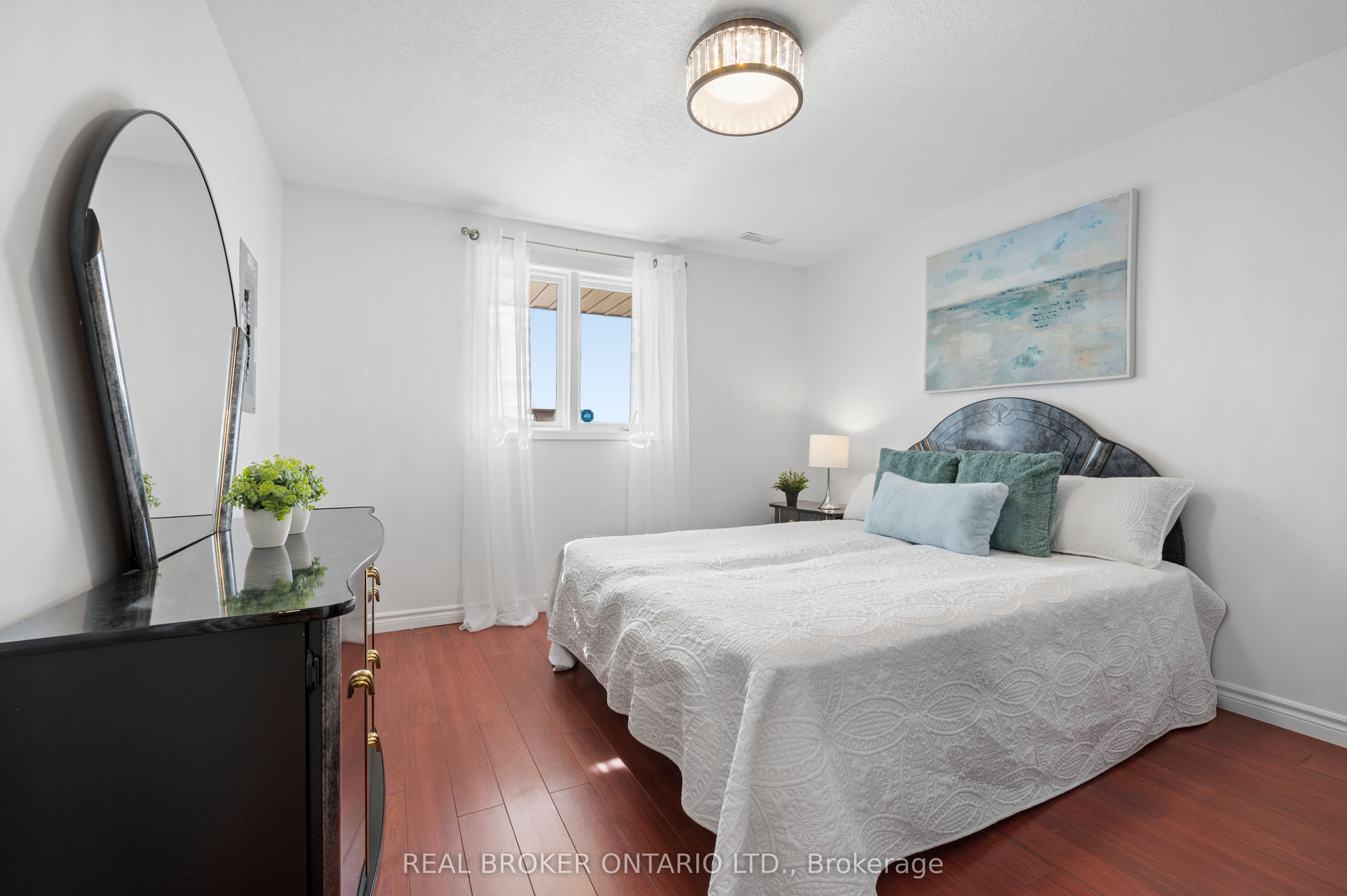 1049 Sheffield Road Property Photo 32