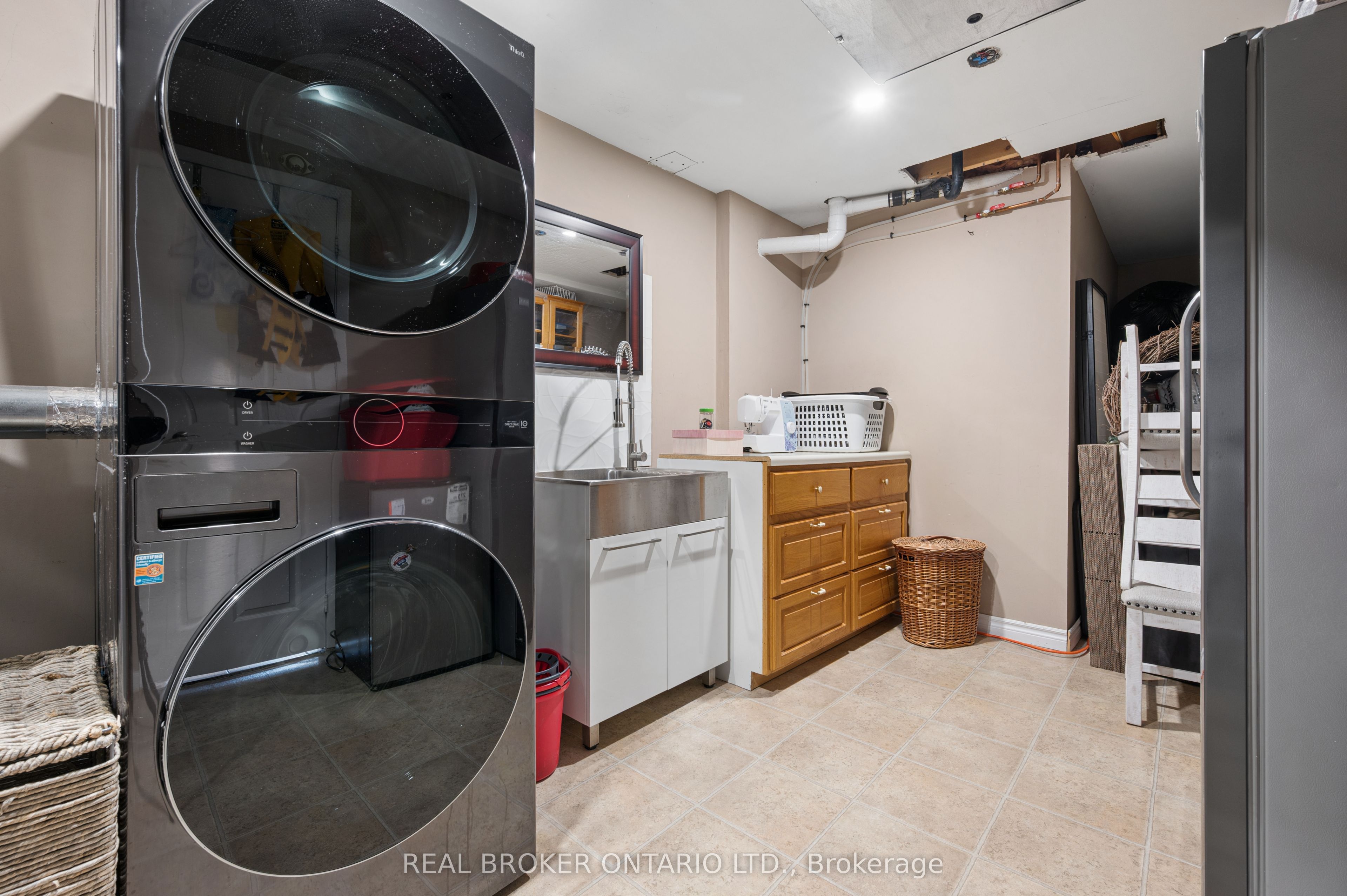 1049 Sheffield Road Property Photo 33