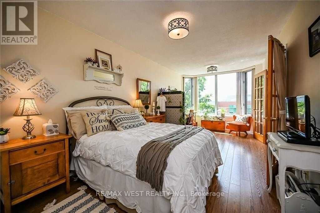 200 Limeridge Road W 406 Property Photo 8