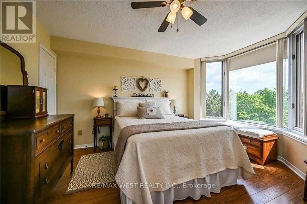 200 Limeridge Road W 406 Property Photo 10