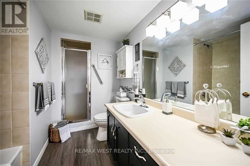 200 Limeridge Road W 406 Property Photo 12
