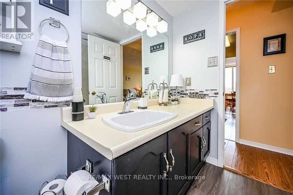 200 Limeridge Road W 406 Property Photo 13