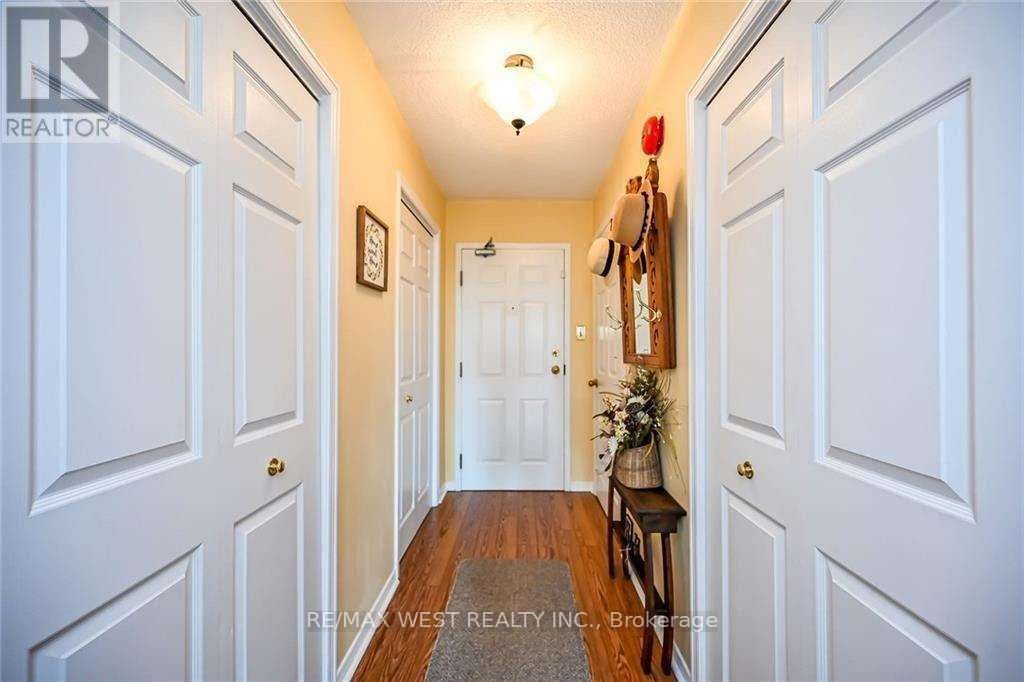 200 Limeridge Road W 406 Property Photo 17