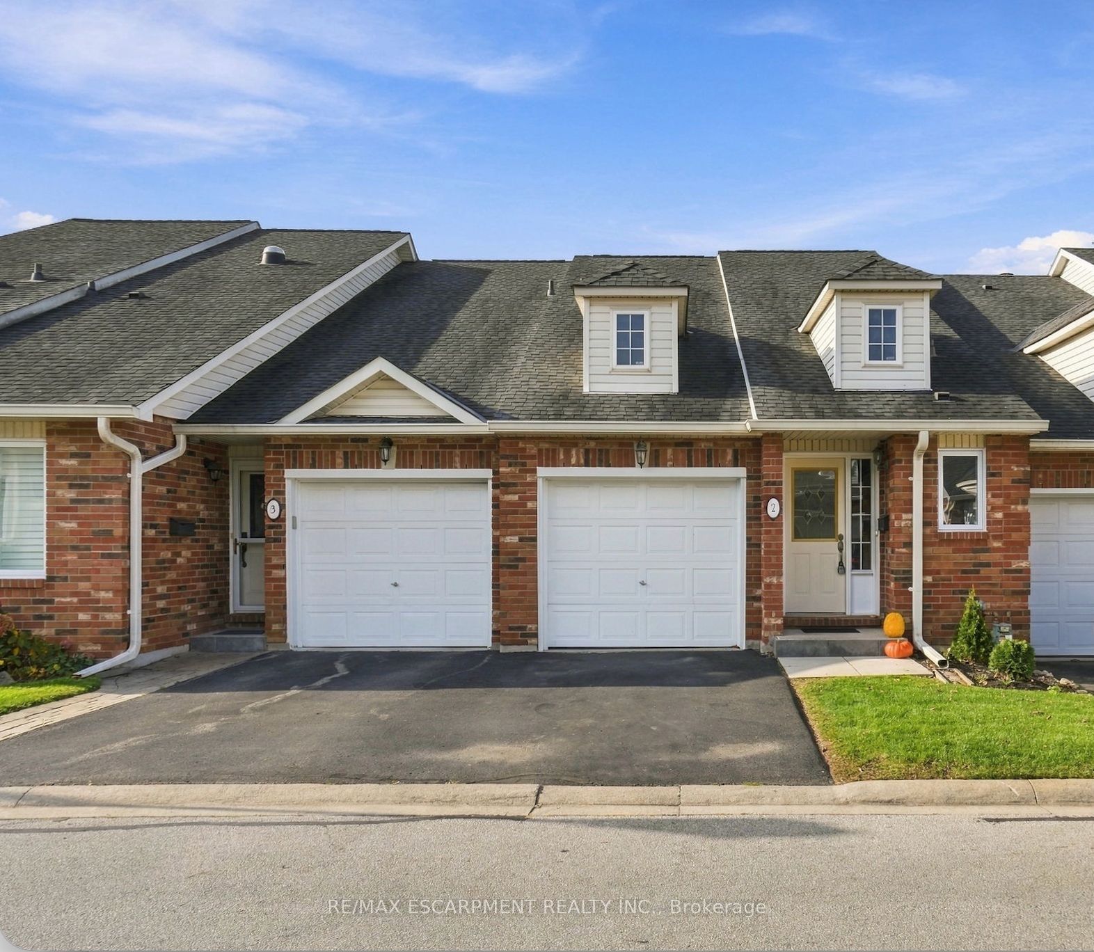 222 FELLOWES Crescent 2
