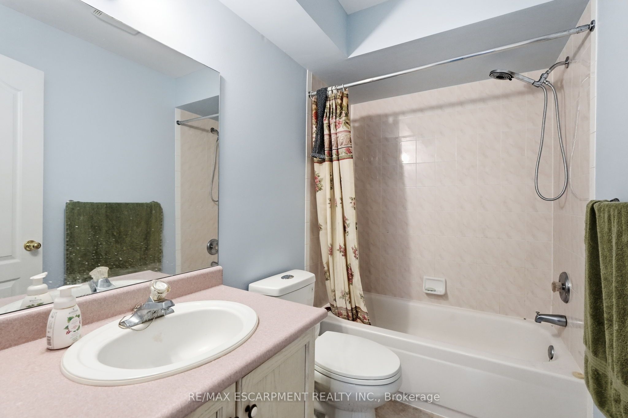 222 Fellowes Crescent 2 Property Photo 25