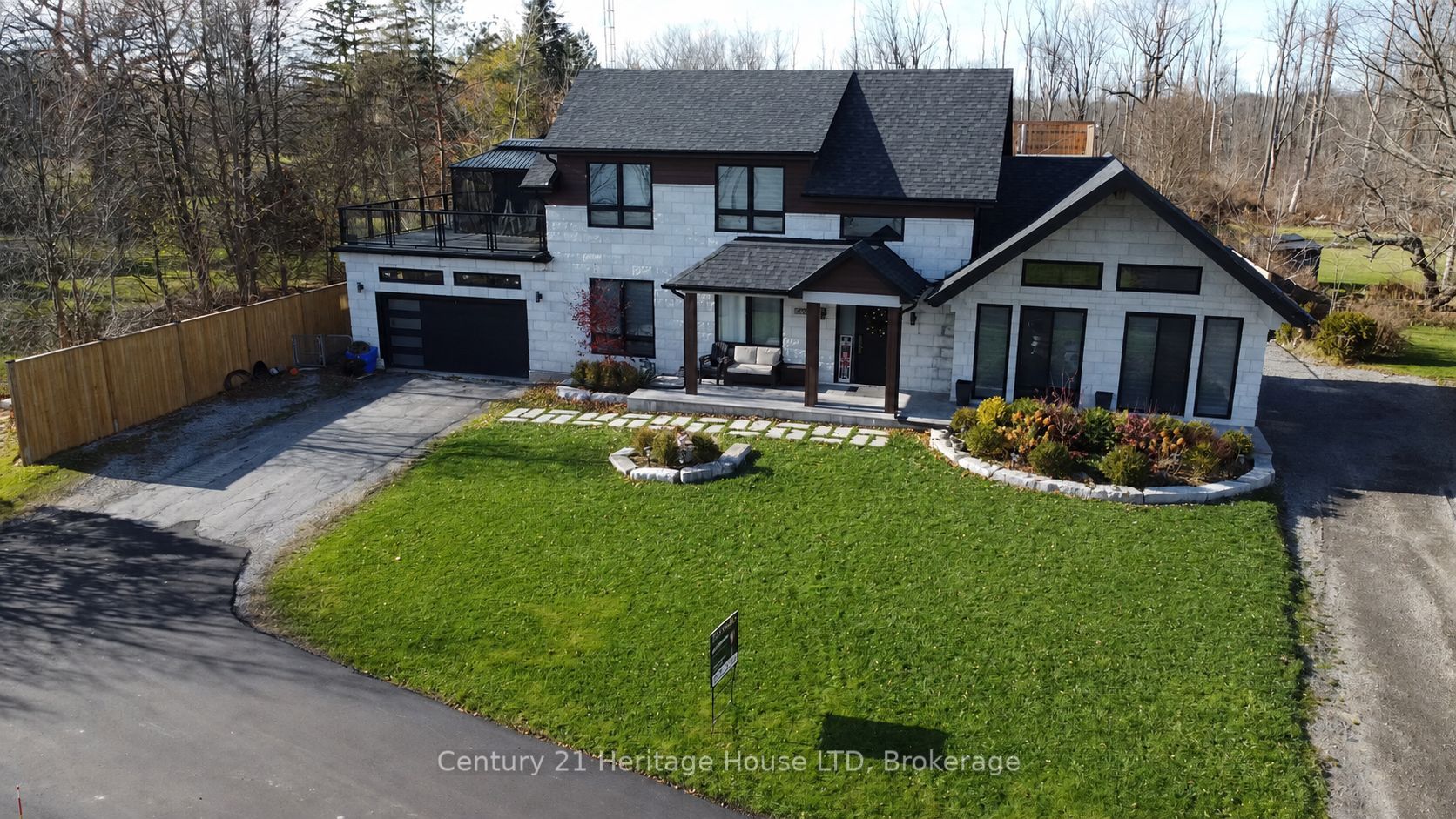 9785 Niagara River Parkway Property Photo 1