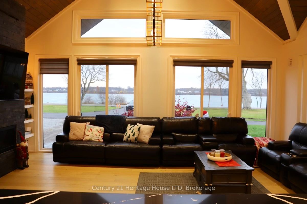 9785 Niagara River Parkway Property Photo 32