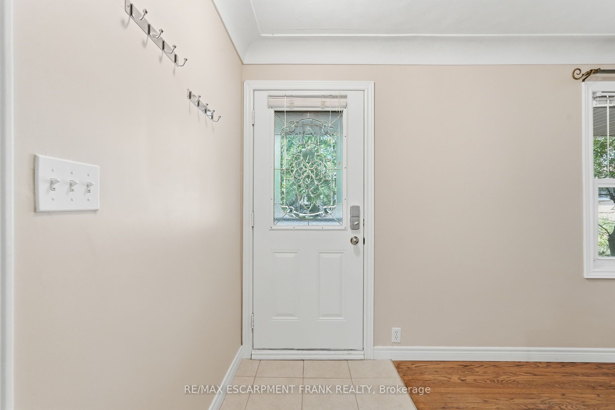 8 Emming Court Property Photo 5