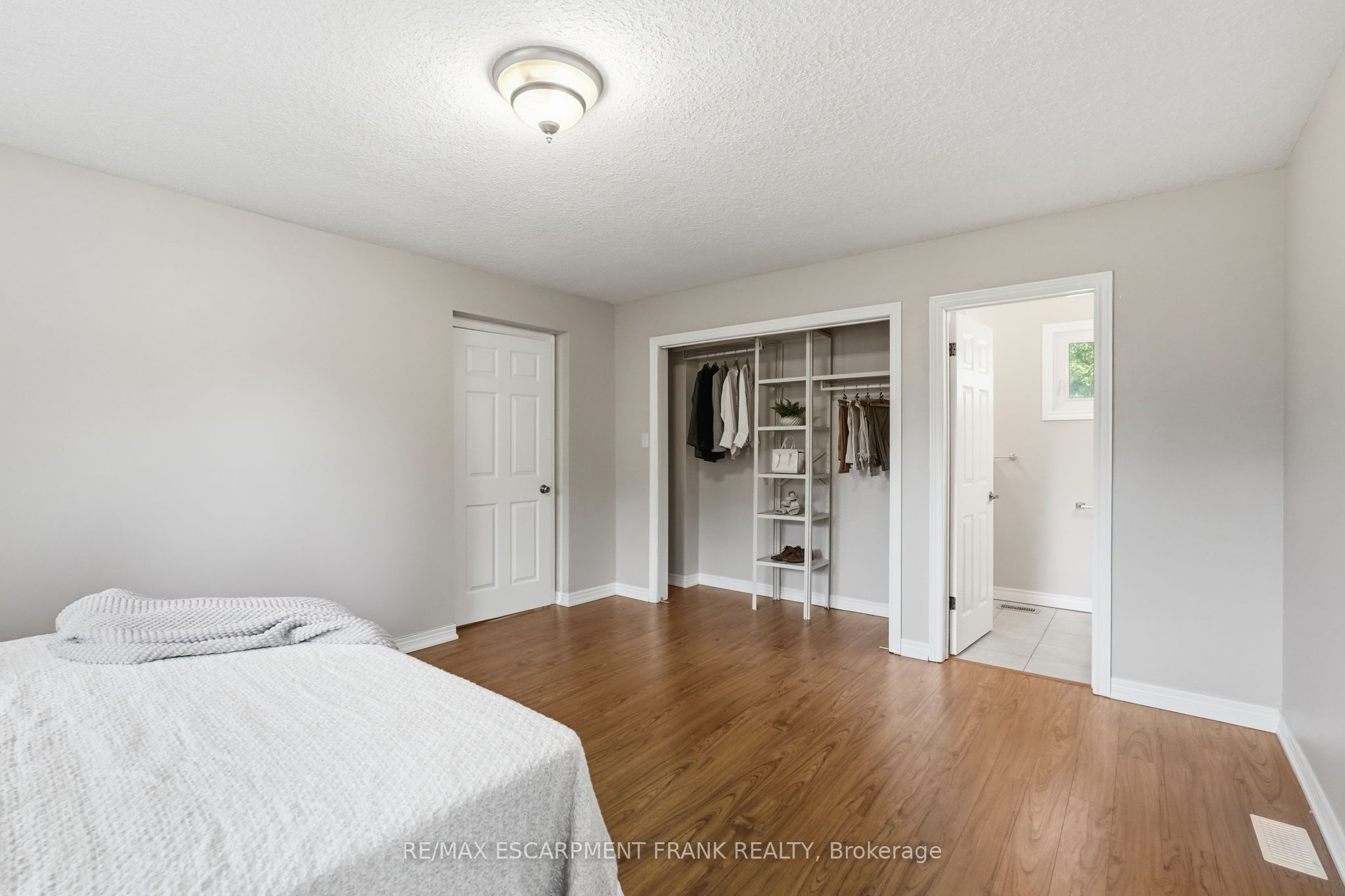 8 Emming Court Property Photo 15