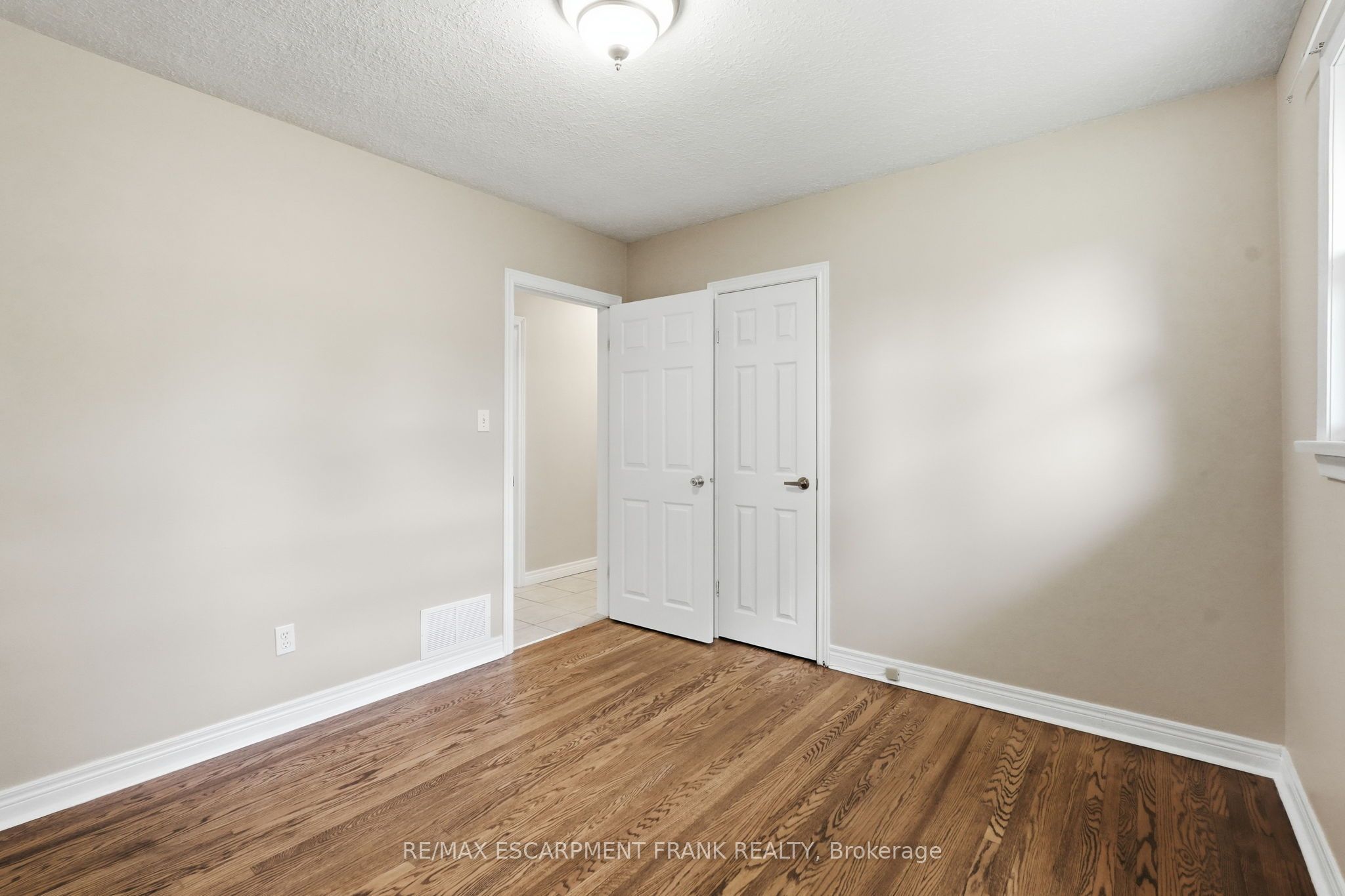 8 Emming Court Property Photo 27