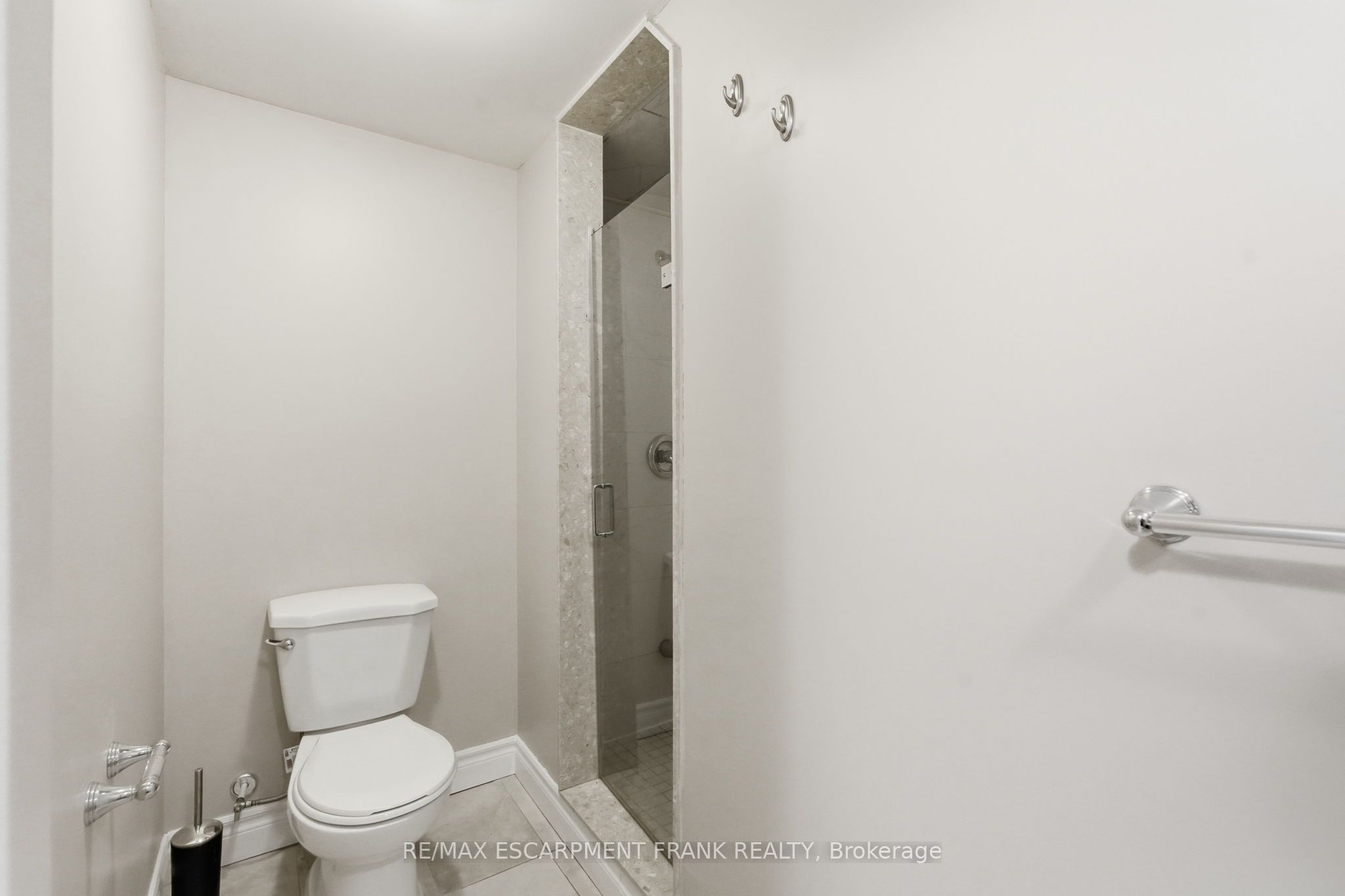 8 Emming Court Property Photo 34